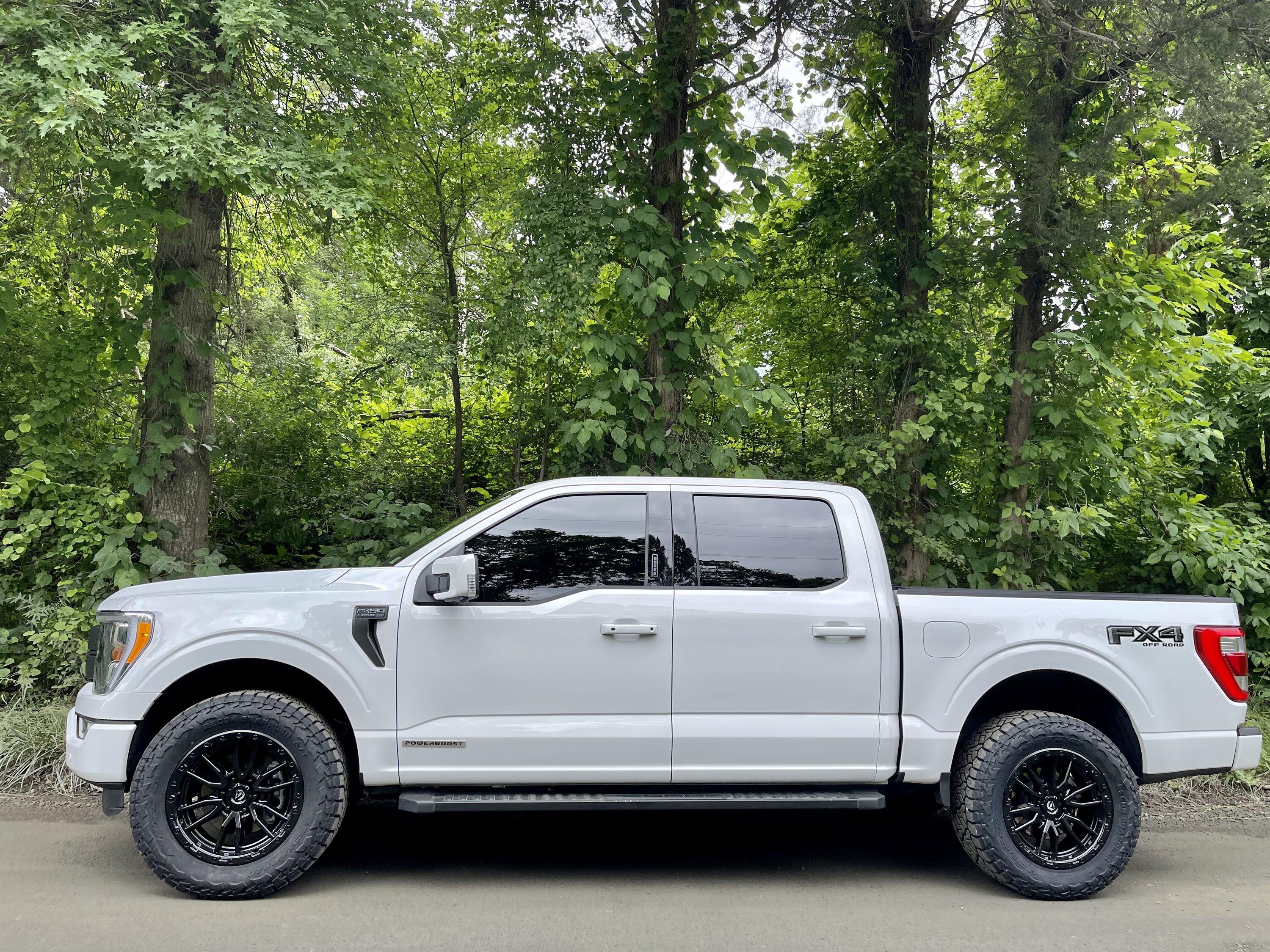 Ford F-150 OXFORD WHITE F-150 (2021+) Club F1769933-33F0-4CE0-80AC-D873FD9C7FA0