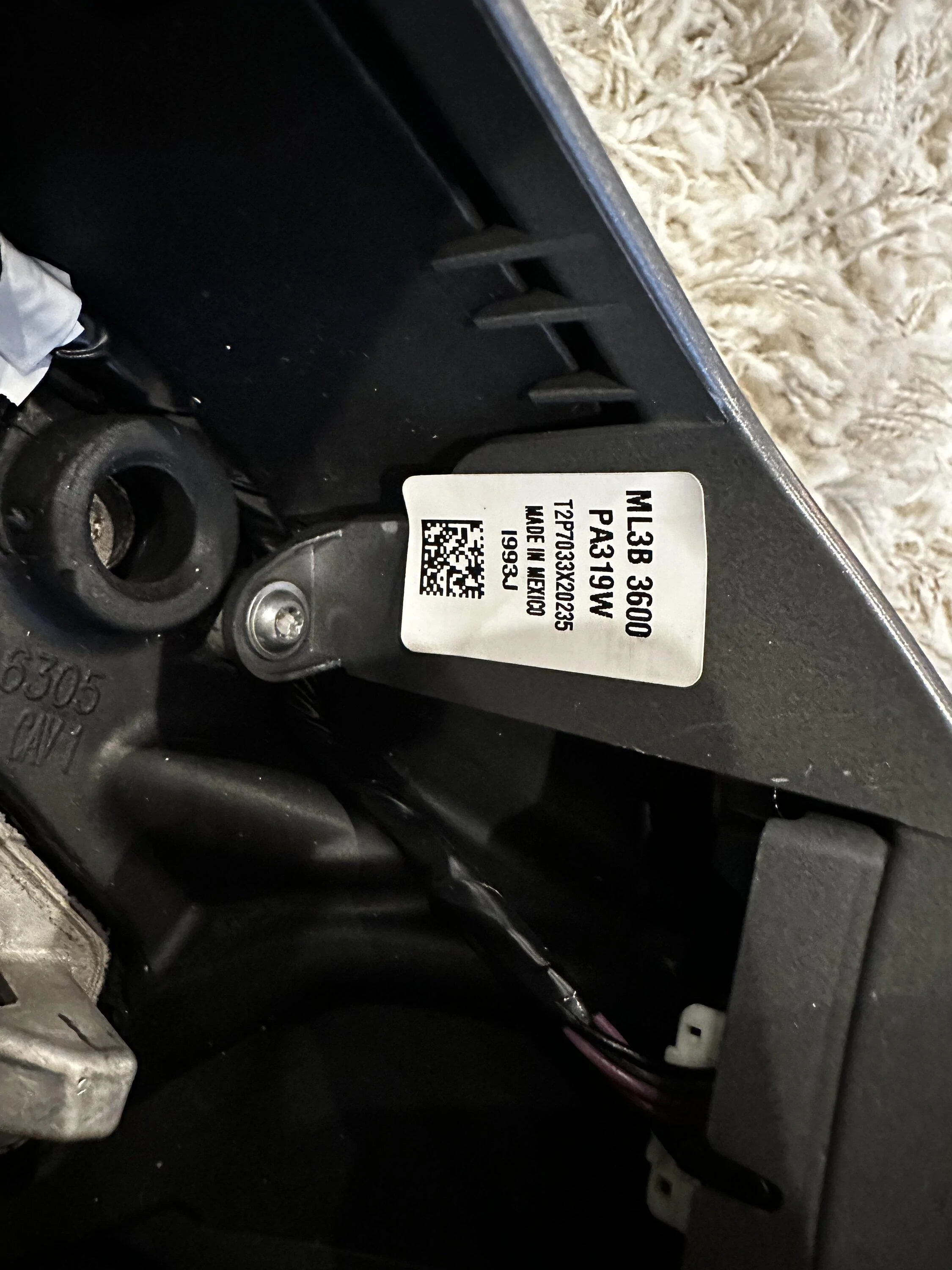 Ford F-150 Leather Lariat Steering Wheel F3167FA0-3005-4319-9330-3E0CBE02180D