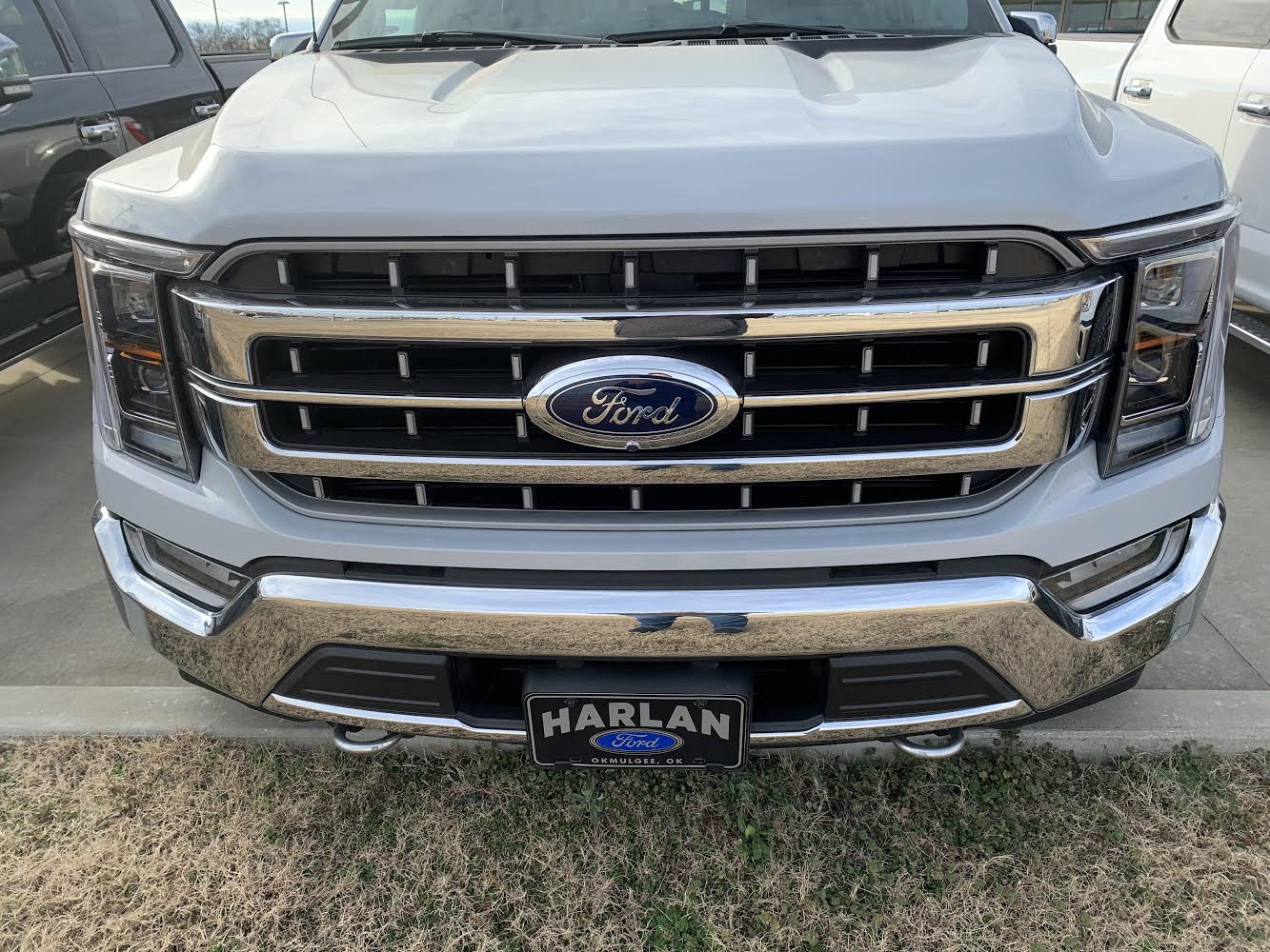 Ford F-150 SPACE WHITE F-150 (2021+) Club F3176021-CD6F-4BD5-8136-7F55F193C312