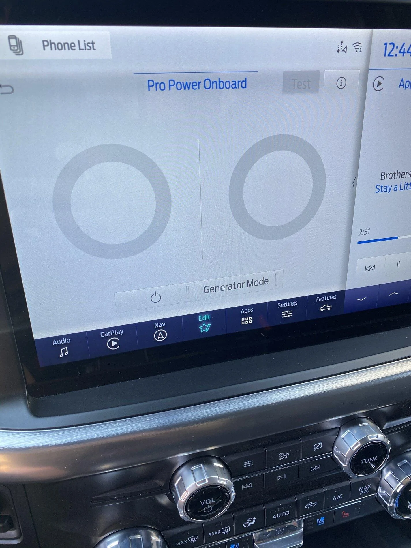 Ford F-150 I have no POWER from power plugs F4096FF6-5C9B-4066-99DE-A963AAEE88DE