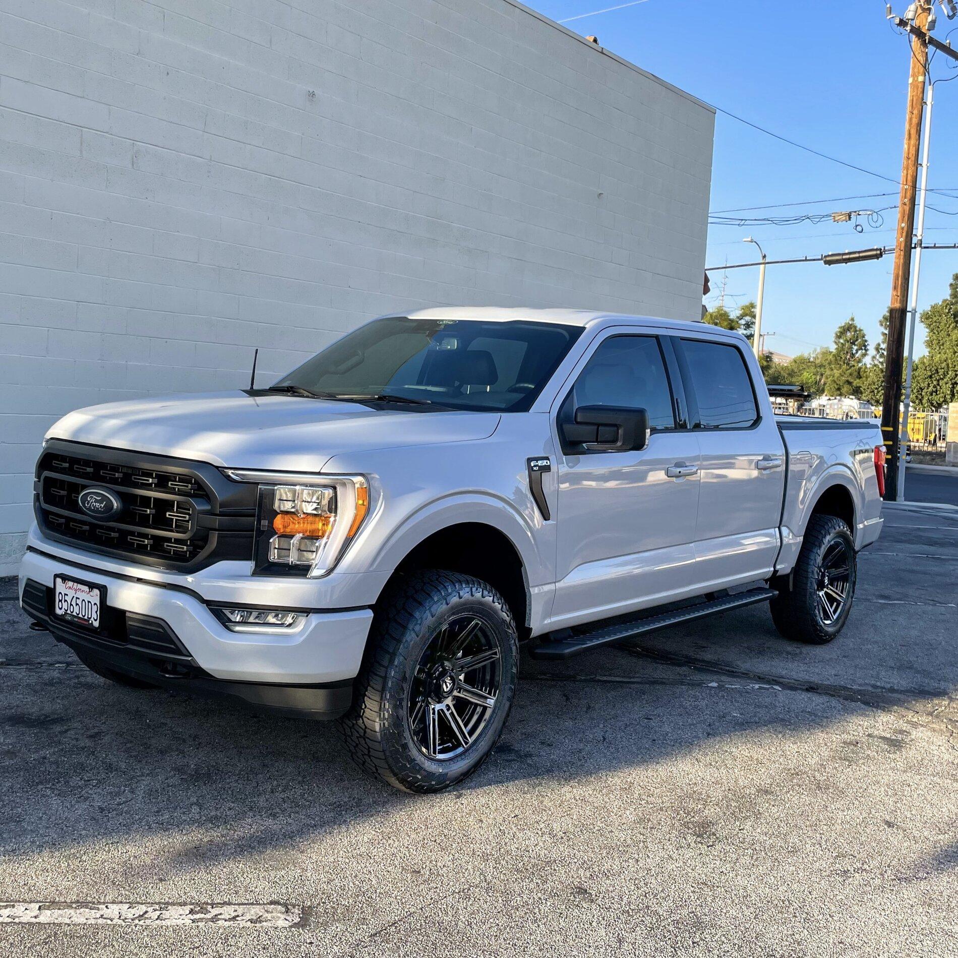 Ford F-150 SPACE WHITE F-150 (2021+) Club F66DF959-789F-4152-B0FA-79857330EFD3