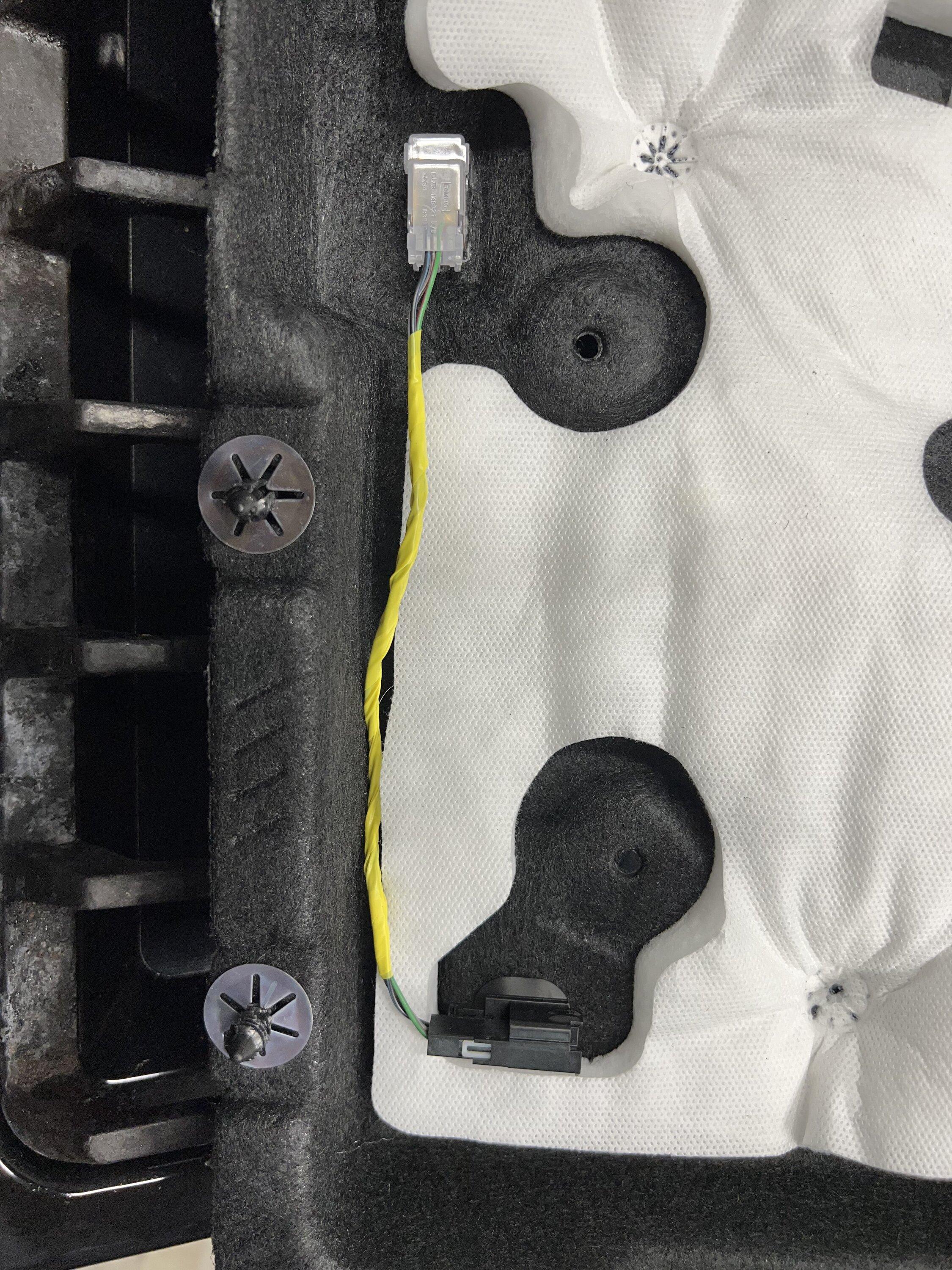 Ford F-150 XLT trucks with push button start cup holder/ambient lighting F7F9D23B-980D-4A2C-A063-663D59A375E8