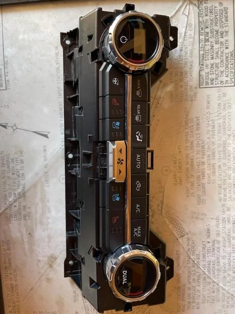 Ford F-150 2021 HVAC Control F9442CE9-756B-45A4-B10A-AFEE67643E28