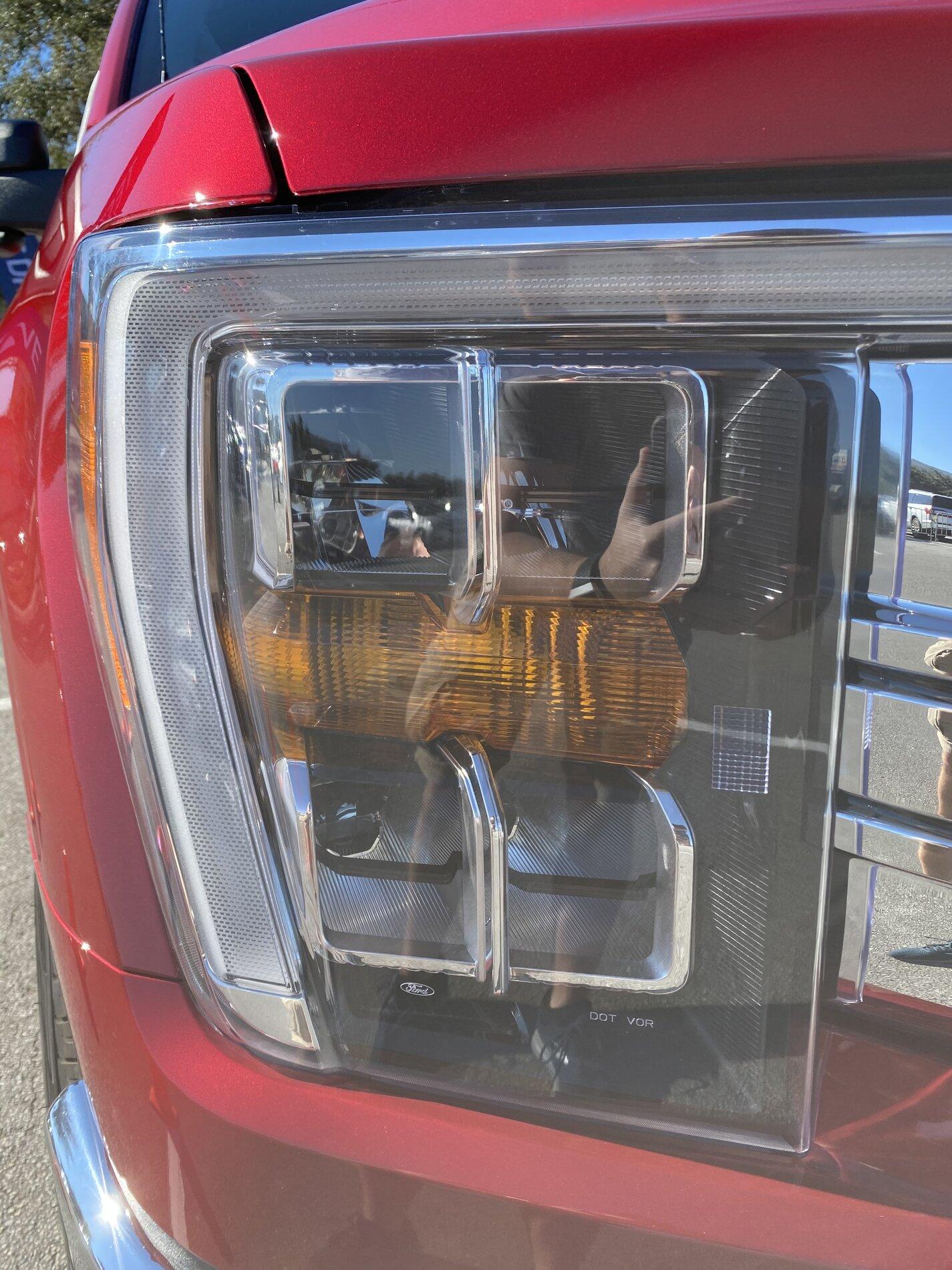 Ford F-150 RAPID RED F-150 (2021+) Club FA14DAA9-6710-46C7-960B-DF3ABB699049