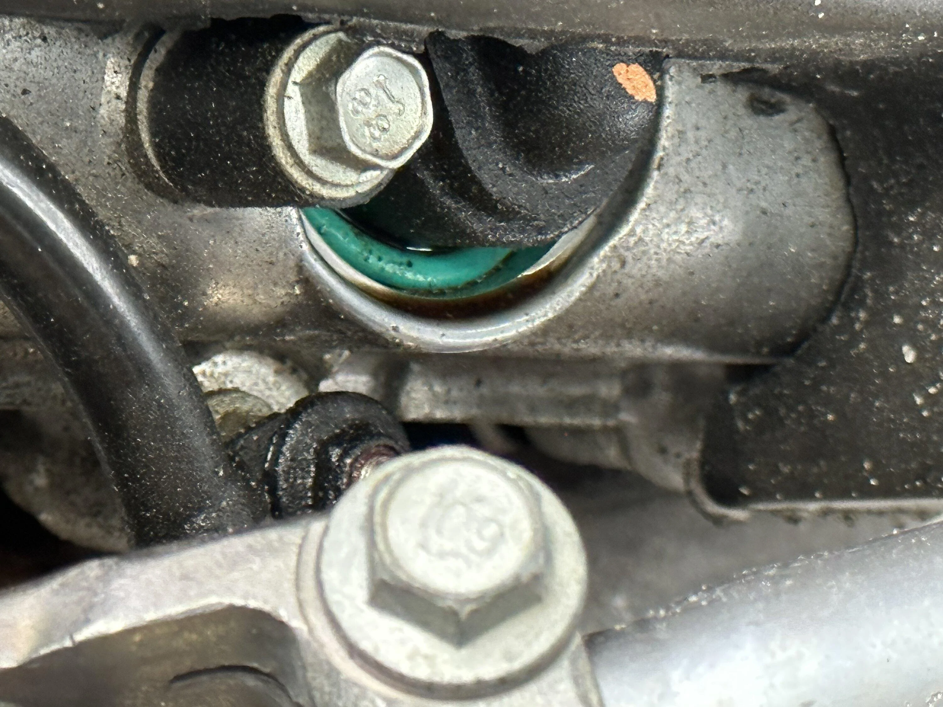 Ford F-150 2022 5.0 oil weep FCFF4DE1-B543-4111-BD01-4276A2E9D427