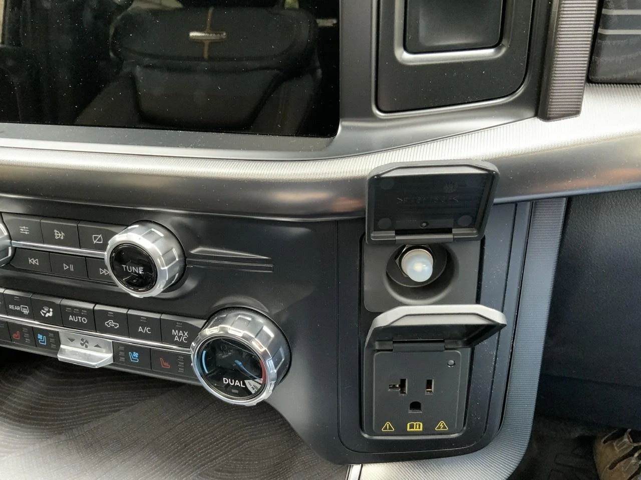 Ford F-150 Trailer camera receiver power options FD952574-E75B-4E98-86E2-23E95DBC00A6