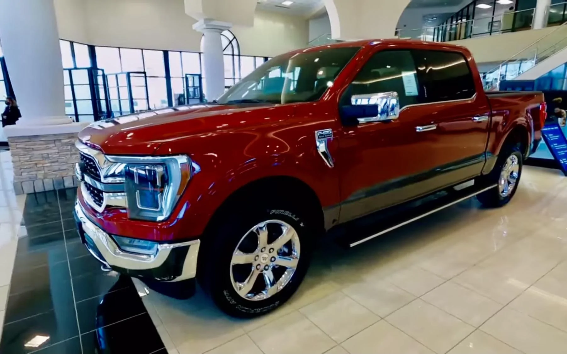 Ford F-150 RAPID RED F-150 (2021+) Club FDE766AF-71F9-4743-9943-B269A1475F53