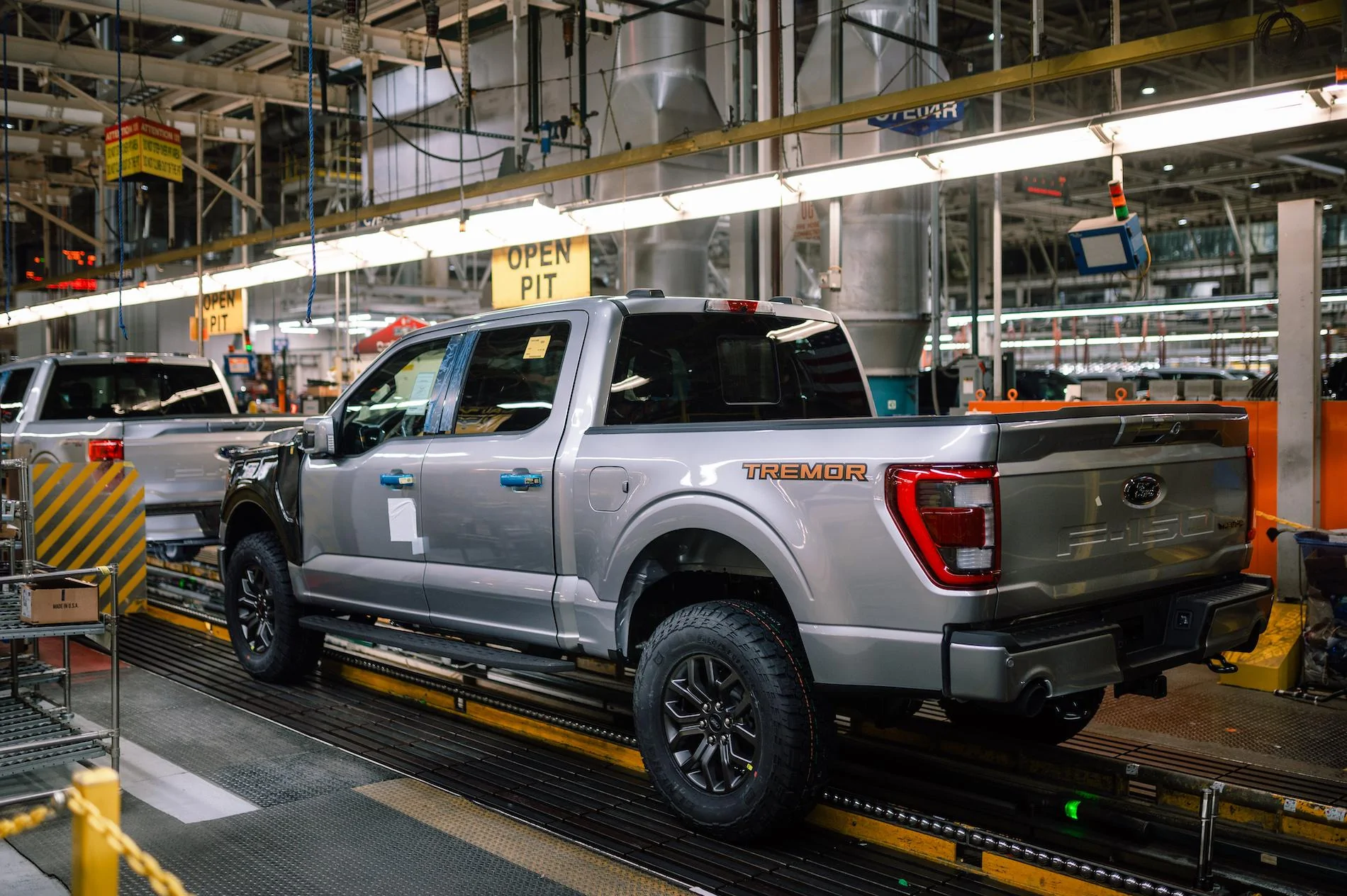 Ford F-150 40th Millionth Ford F-150 Series For US Customers Rolls Off The Line Ford_40 MIL F150_6