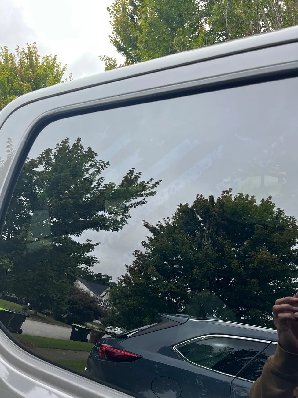 Ford F-150 Visible pattern in replacement door glass glass1