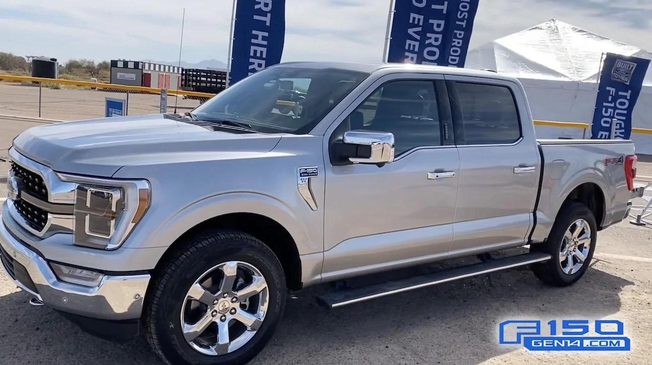 Ford F-150 ICONIC SILVER F-150 (2021+) Club Iconic Silver 2021 F150 King Ranch Chrome 4