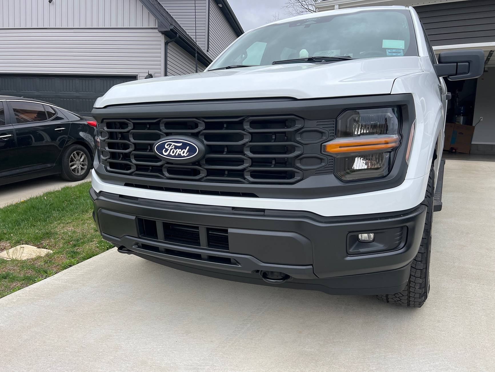Ford F-150 2024 STX to XLT grille and headlights? image