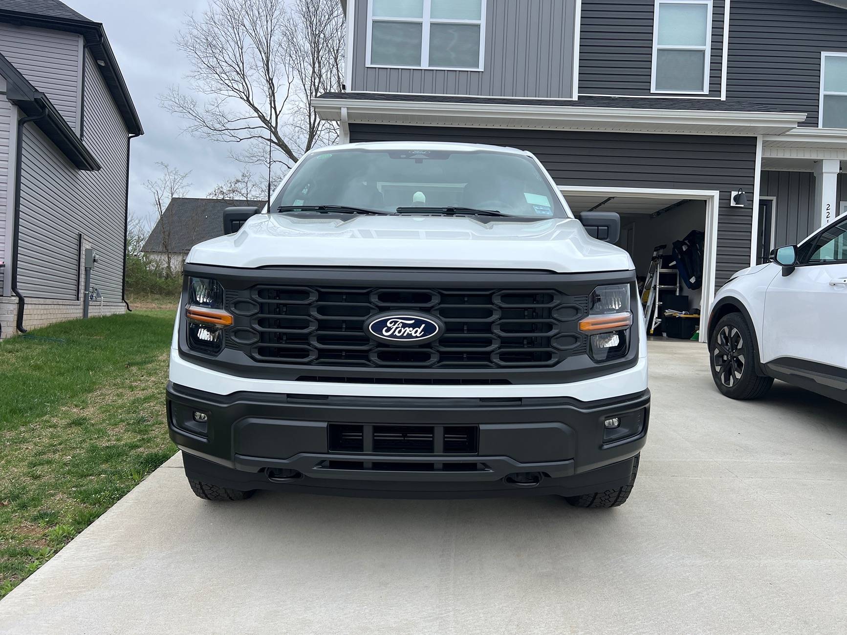 Ford F-150 2024 STX to XLT grille and headlights? image