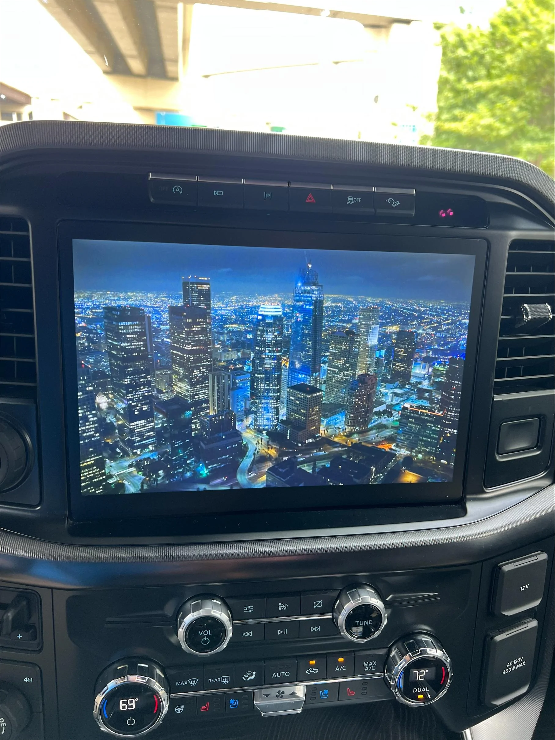Ford F-150 SYNC4's 12" screen display is beautiful when used for full-screen external video input (NAViKS HDMI Video Interface) Imag