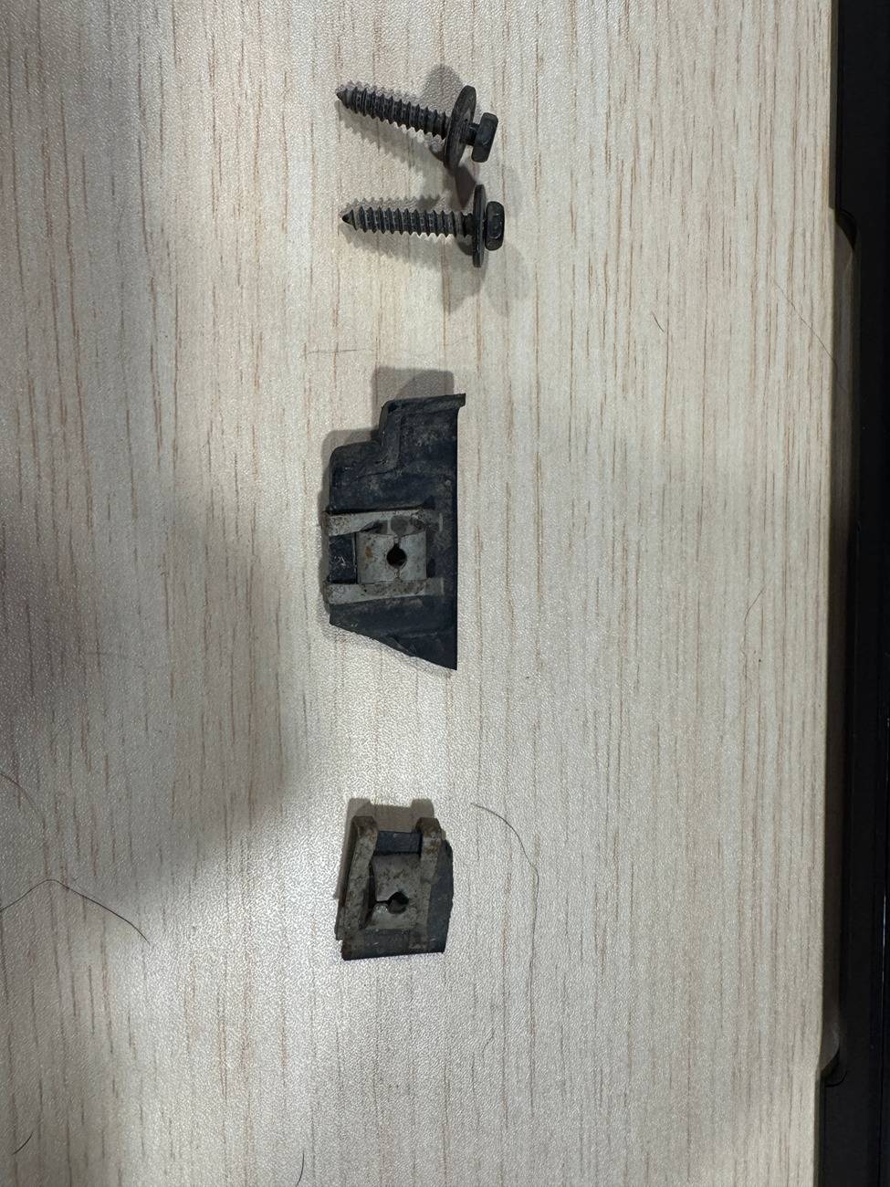 Ford F-150 How do I fix the upper molding on 2022 F150? image1(4)