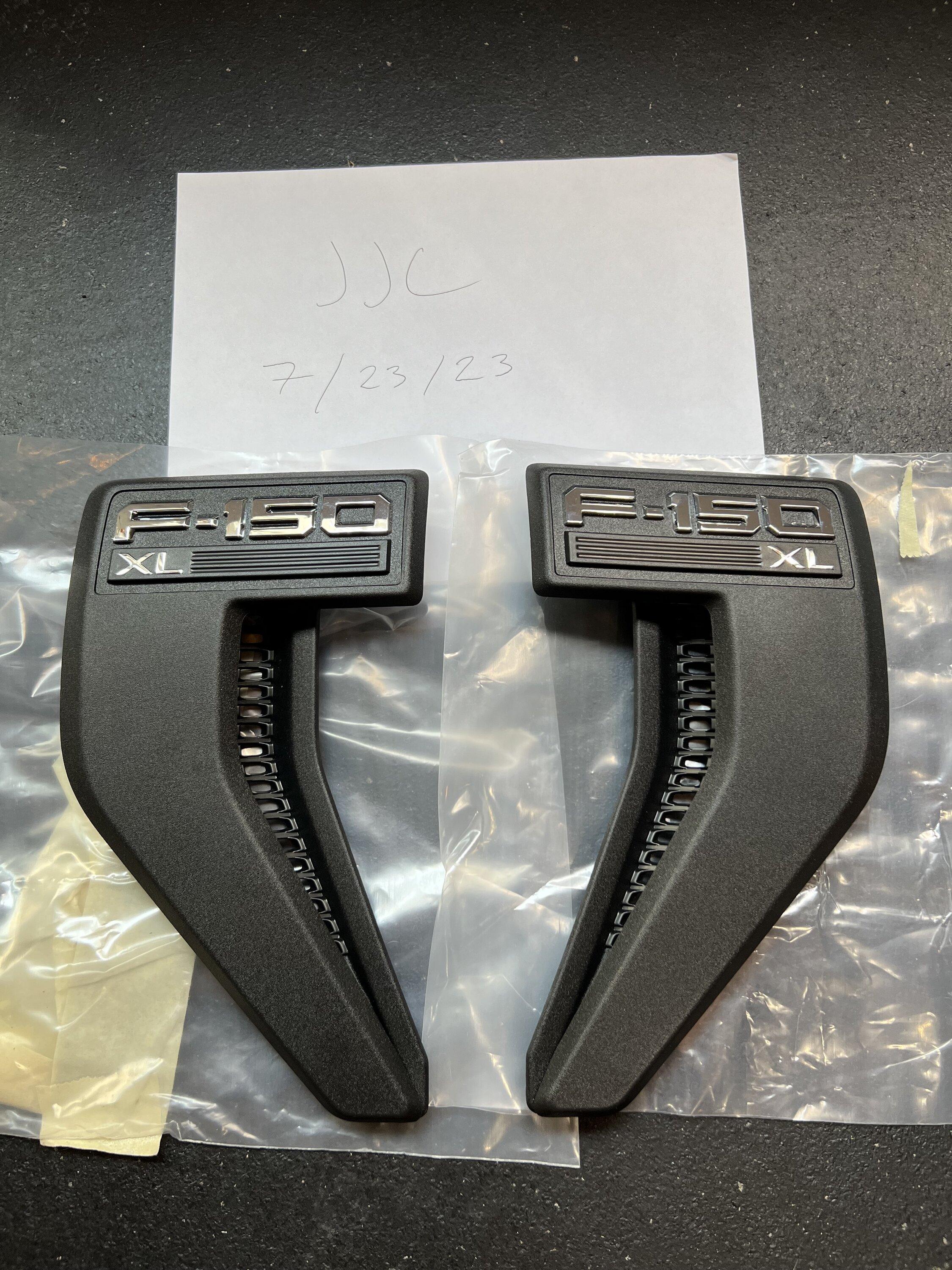 Ford F-150 OEM F-150 XL Fender Vents / Emblems IMG-2098