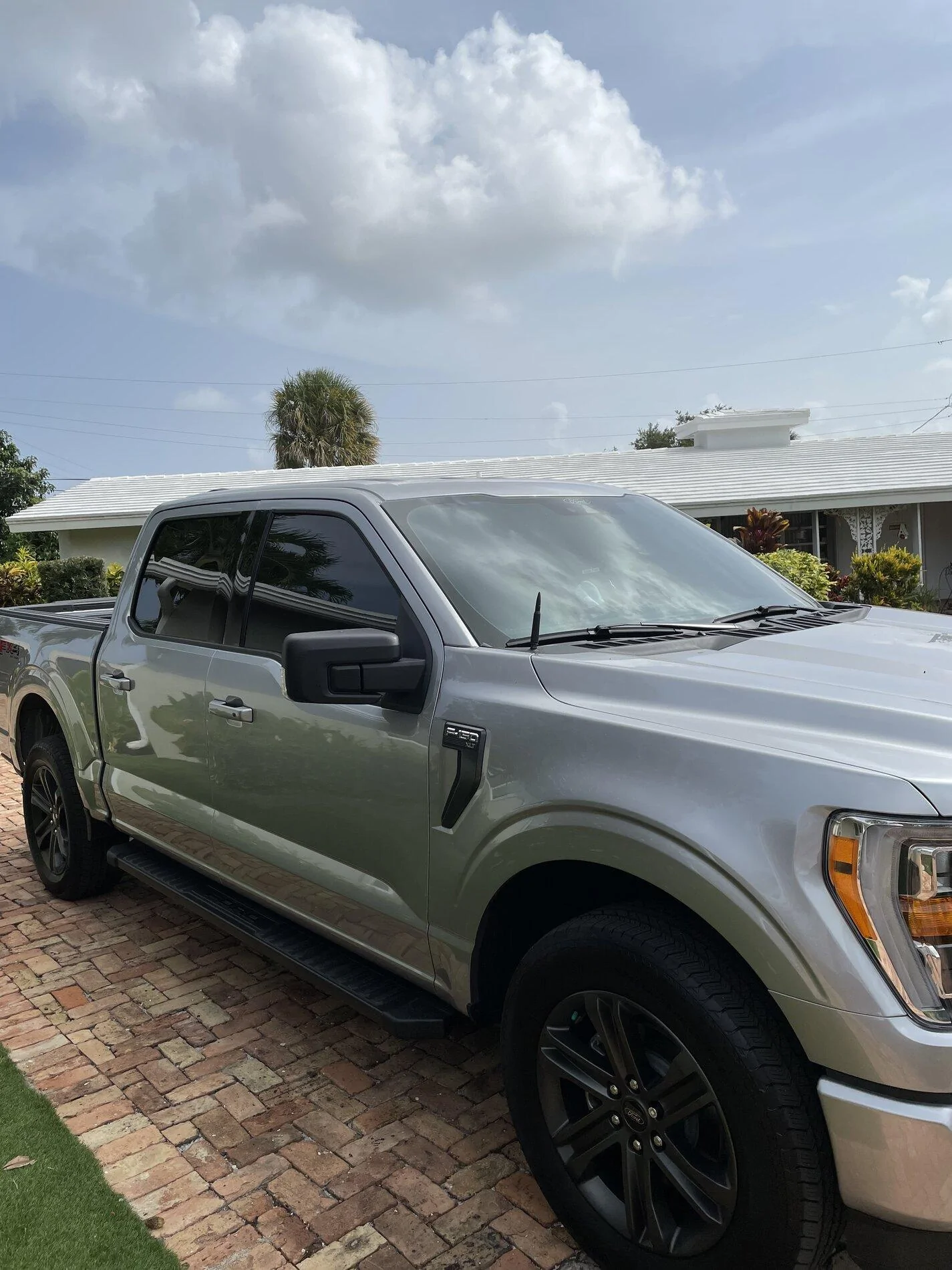 Ford F-150 2021 F-150 XLT Iconic Silver - Captain Phasma Build IMG-7303