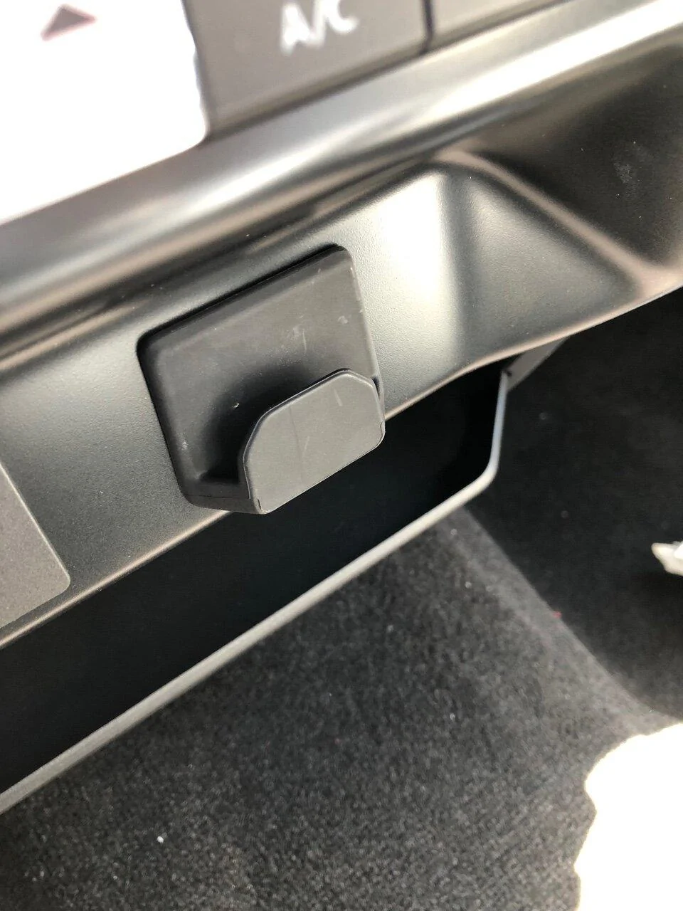 Ford F-150 What's this for? Used to be 12v power in 21's. IMG_0037