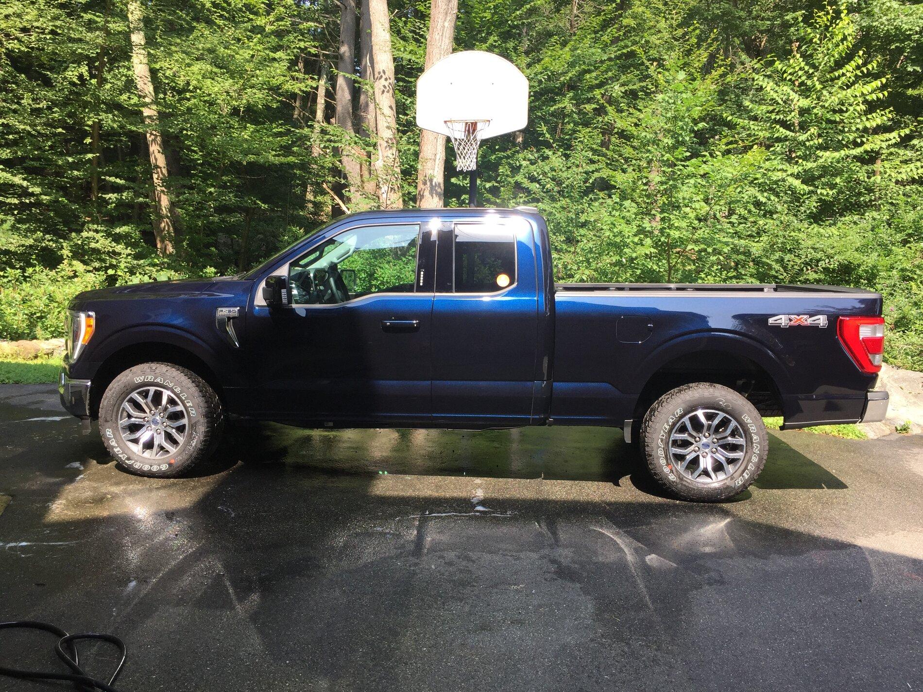 Ford F-150 ? F-150 LARIAT Lounge ? IMG_0123.JPG
