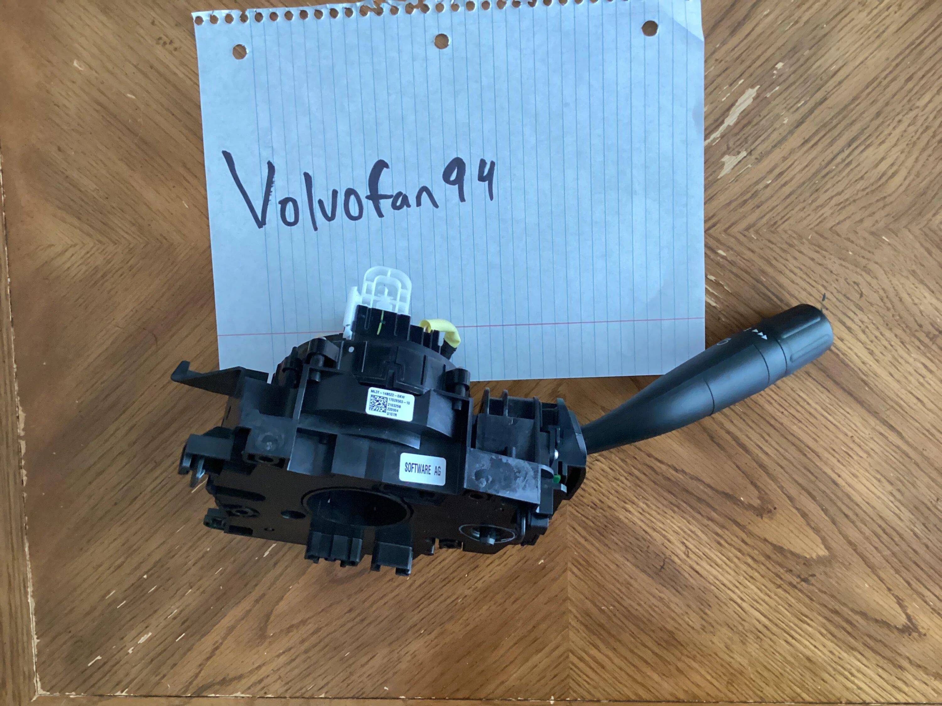 Ford F-150 SCCM - Non-Heated Wheel Control Has Auto-Wiper Switch IMG_0149