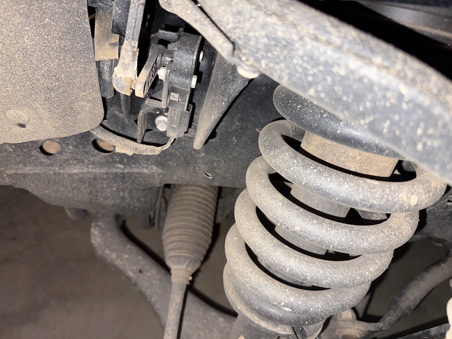 Ford F-150 Left Side Height Level Sensor - DTCs & problem with new sensor calibration IMG_0275