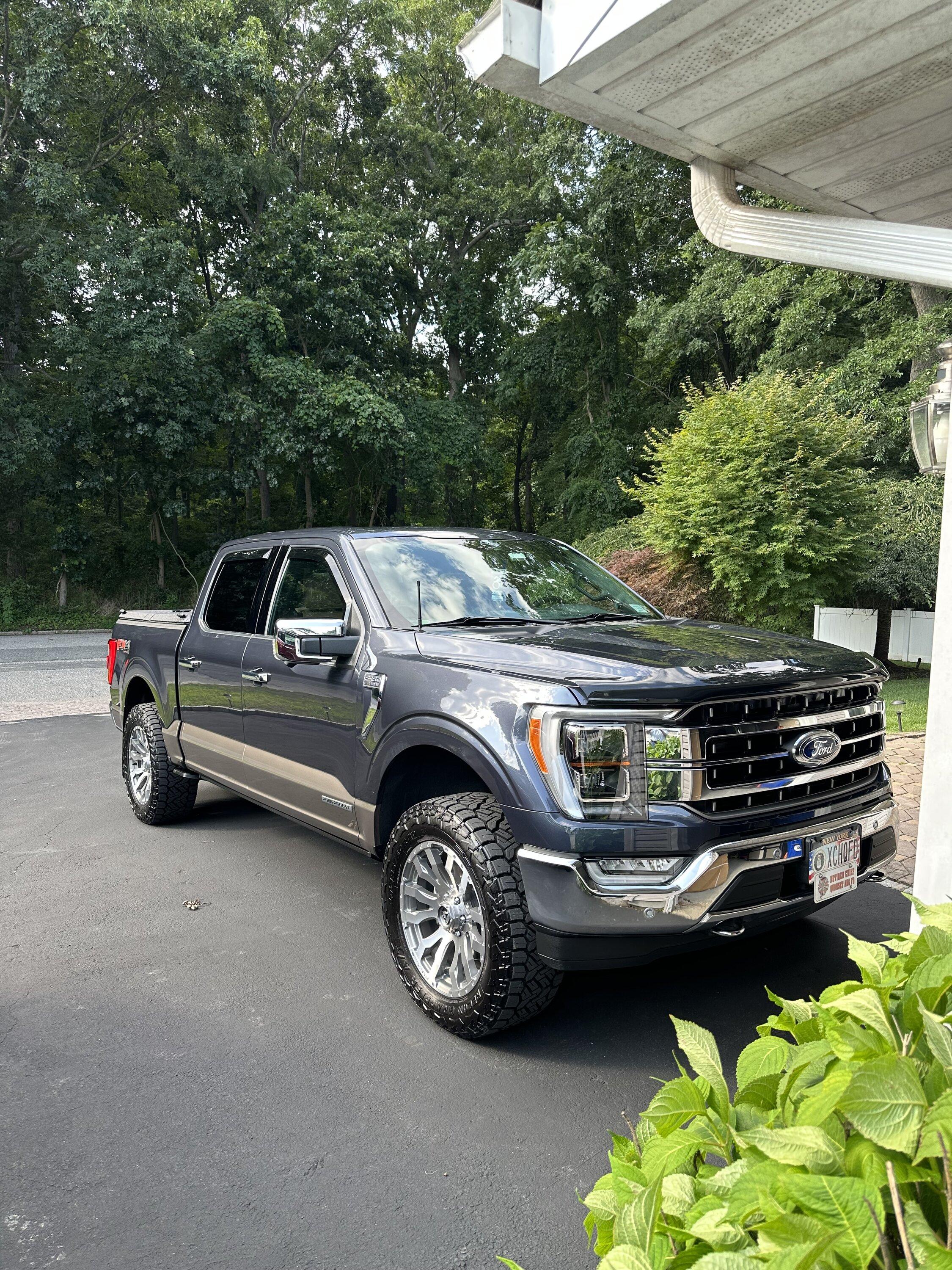 Ford F-150 New shoes arrived!  Nitro Recon Grapplers 275/65R20 IMG_0362