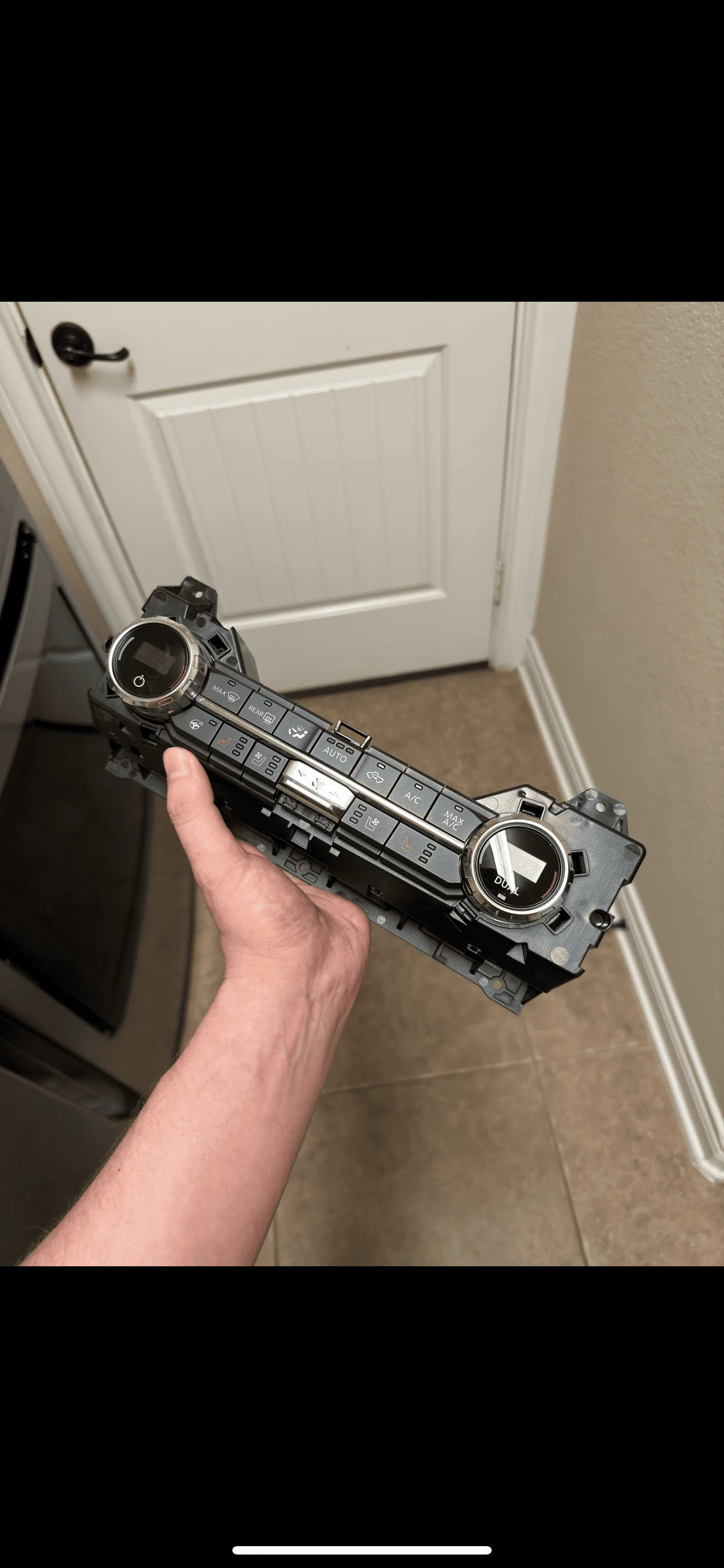 Ford F-150 Temperature readout showing in HVAC control knobs for 2023 F-150? IMG_0387