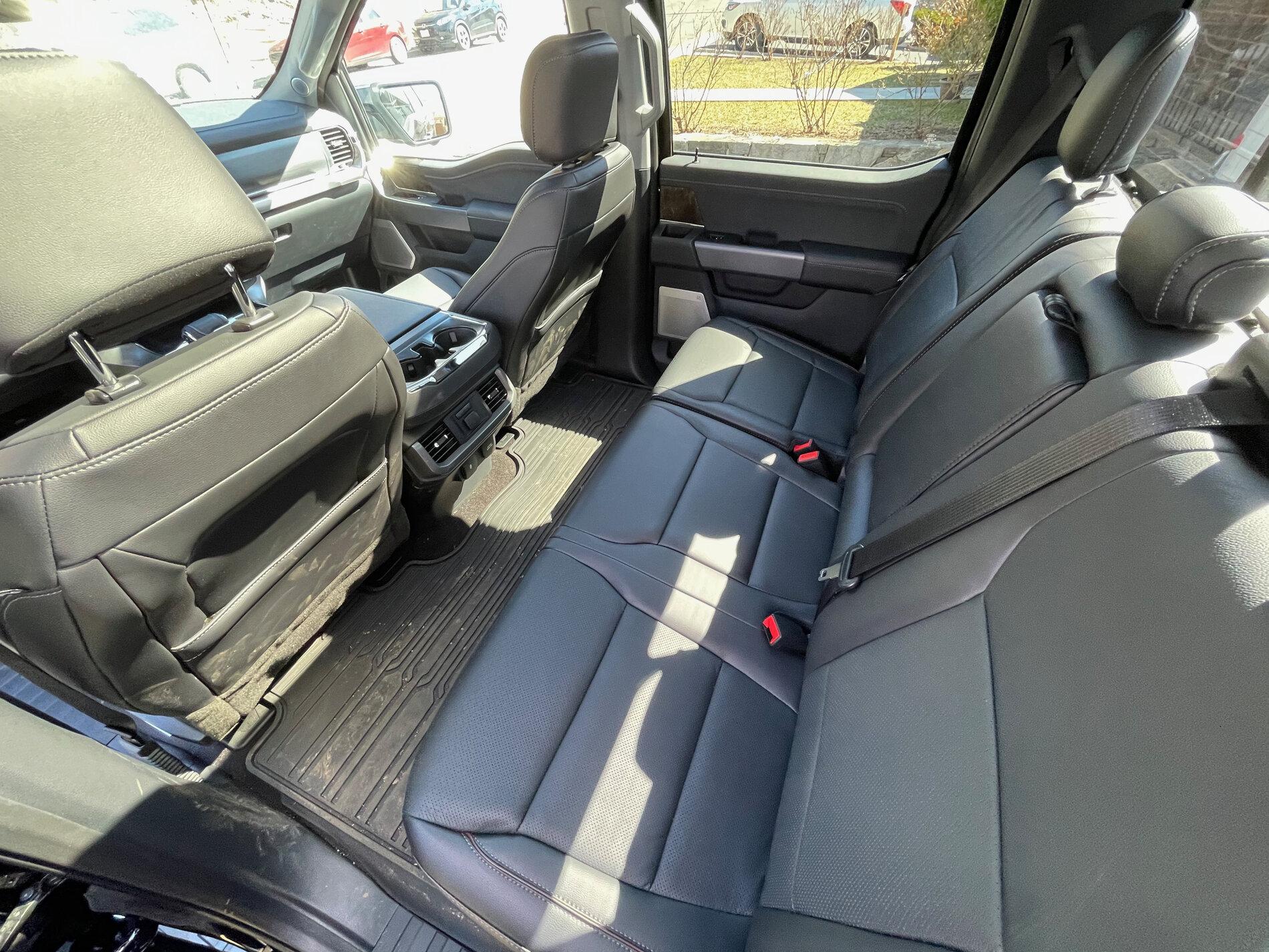 Lariat (501/502A) with Black Leather interior (non-Sport) | F150gen14 ...