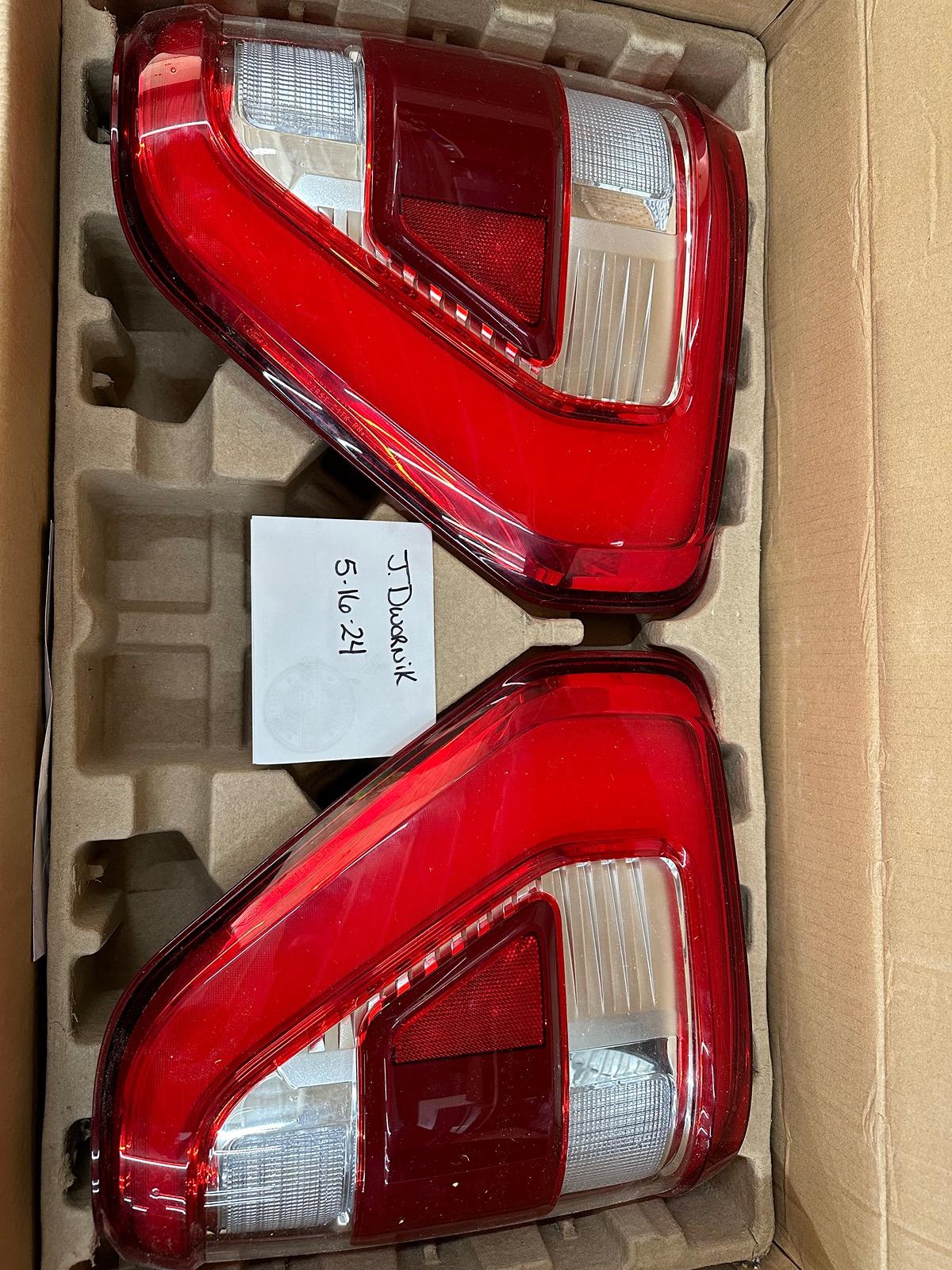 Ford F-150 SOLD. 21-23 Lariat Led Tail Lights IMG_0811