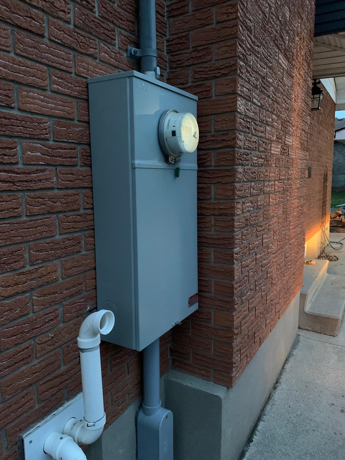 Ford F-150 Installed Transfer Switch in House IMG_0839