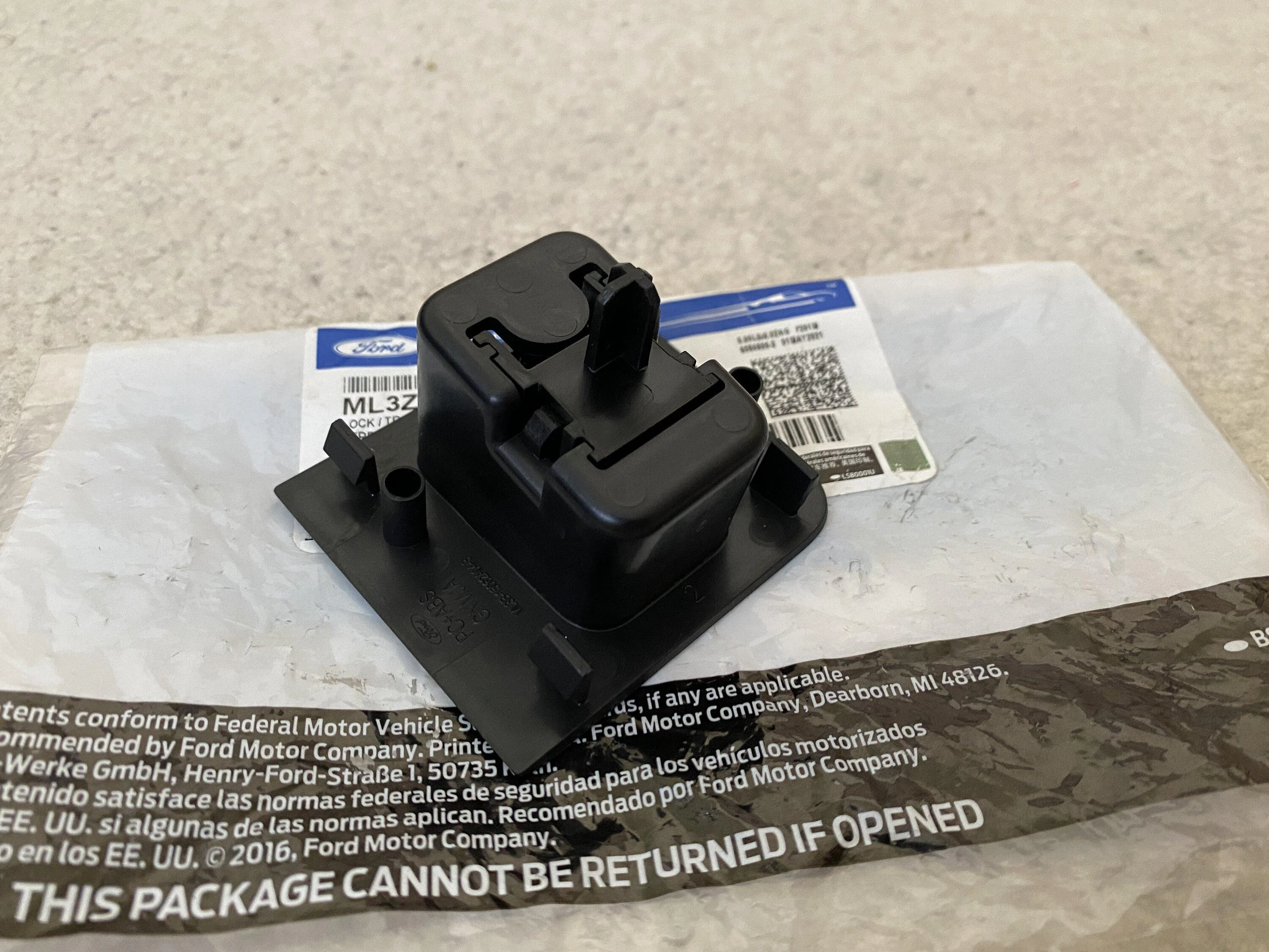 Ford F-150 2022 STX missing glove box- swap for cover? IMG_0896