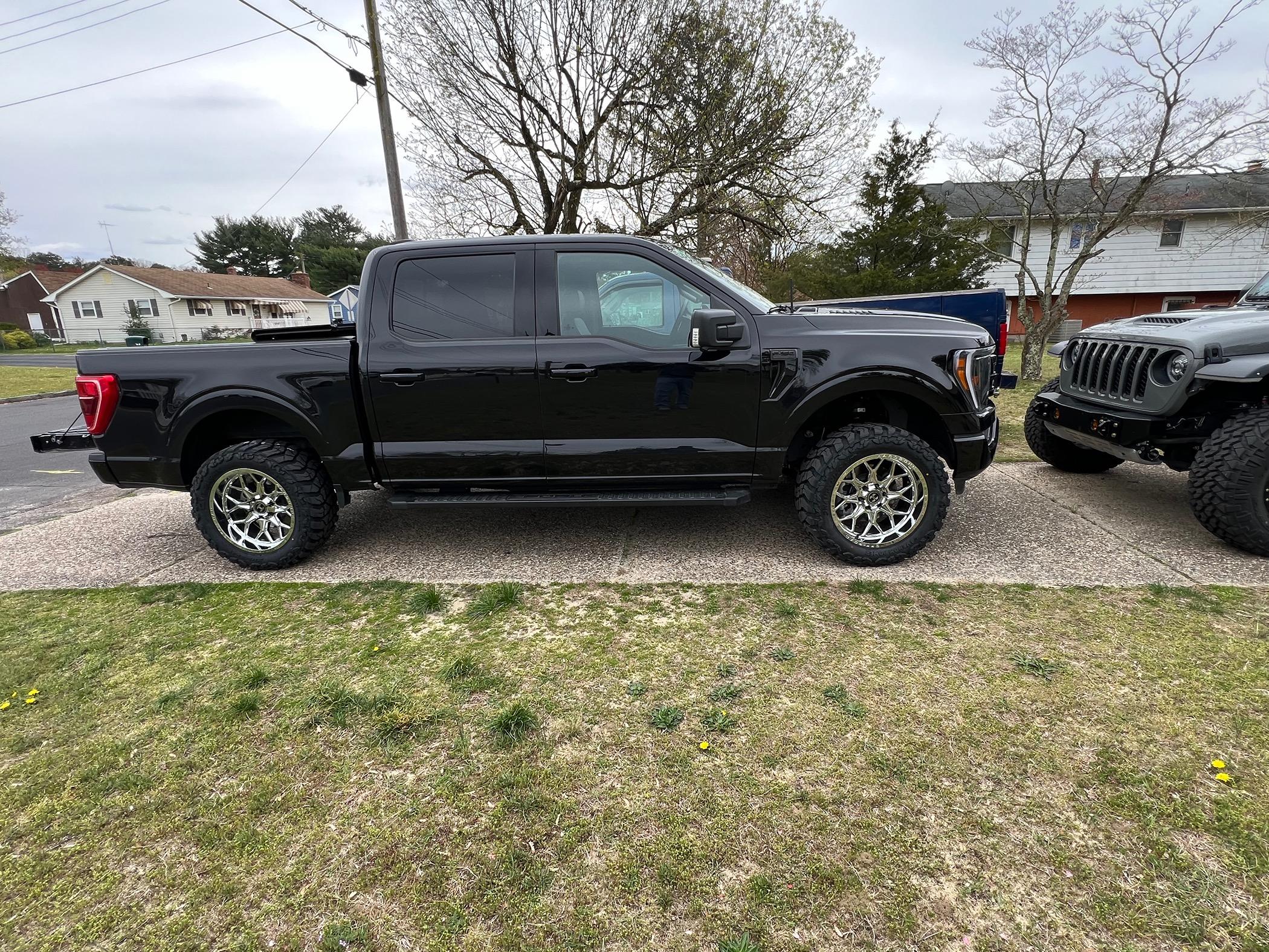 Ford F-150 Help with picking tire size IMG_1012