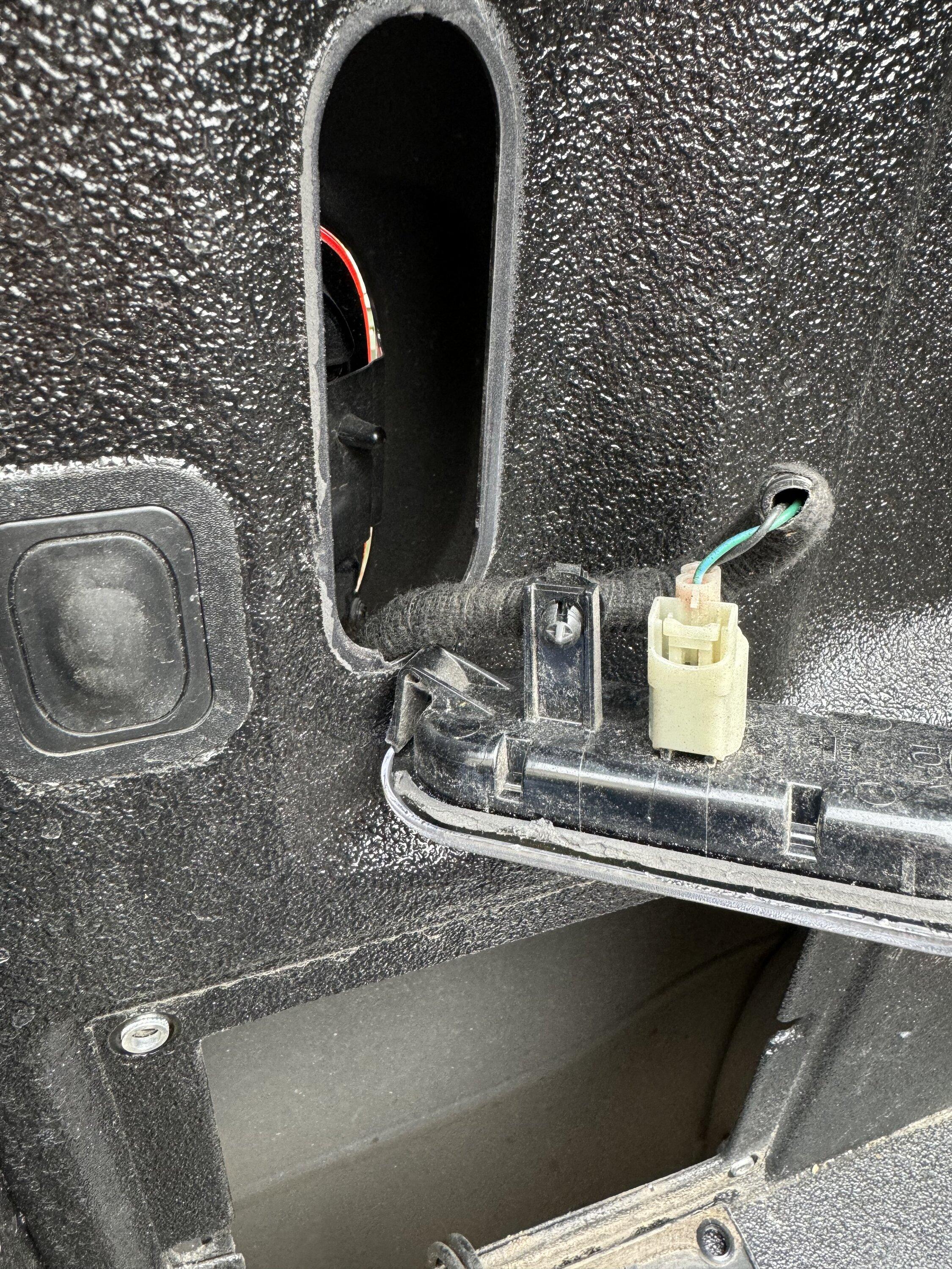 Ford F-150 Bed Lighting LEDs - Can I tap into existing bed lights?? IMG_1077