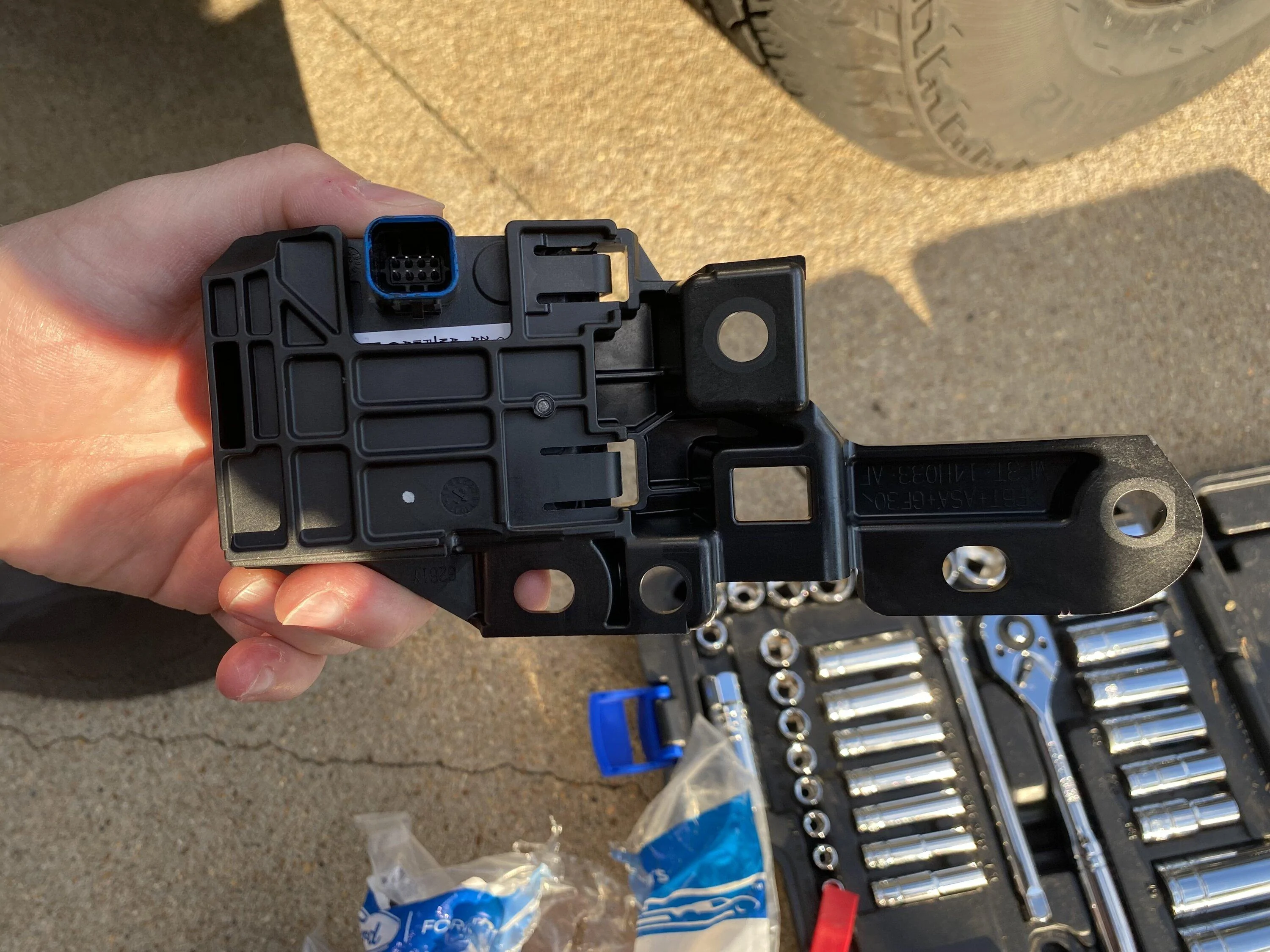 Ford F-150 Can someone tell me what this connector goes to? IMG_1333