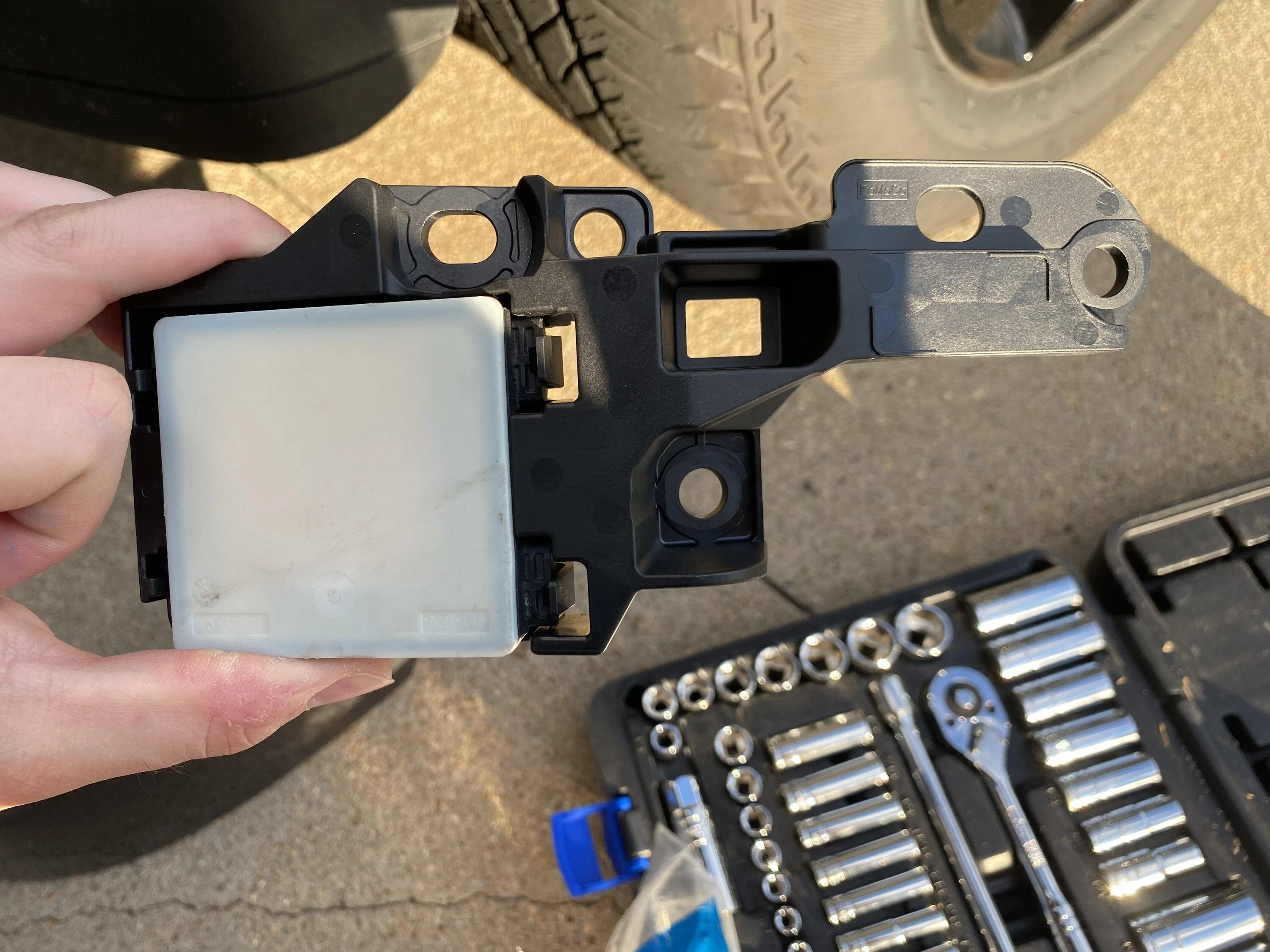 Ford F-150 Can someone tell me what this connector goes to? IMG_1334