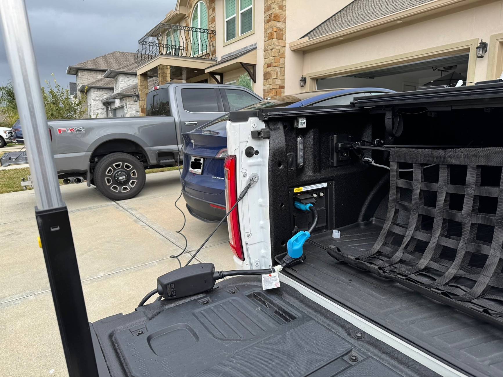 Ford F-150 PB charging Tesla IMG_1365