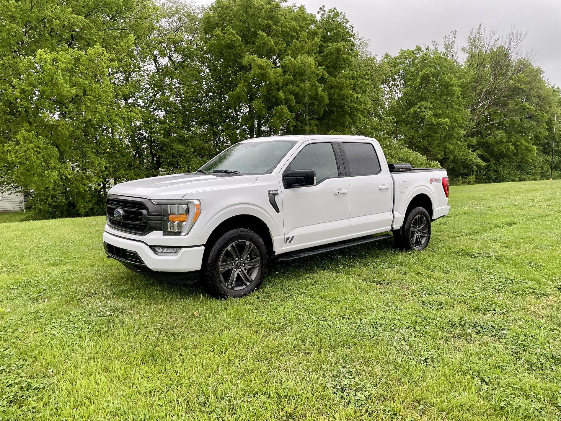 Ford F-150 2021 F-150 XLT White - Leveled Fox 2.0/Fuel 17x9/Toyo Open Country A/T III IMG_1429