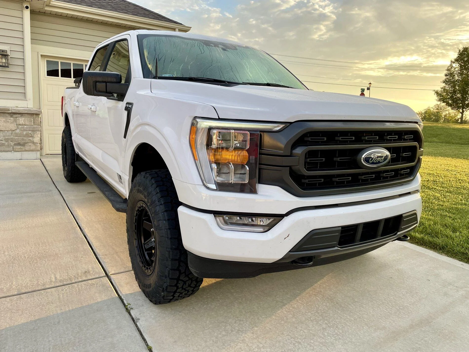 Ford F-150 2021 F-150 XLT White - Leveled Fox 2.0/Fuel 17x9/Toyo Open Country A/T III IMG_1483