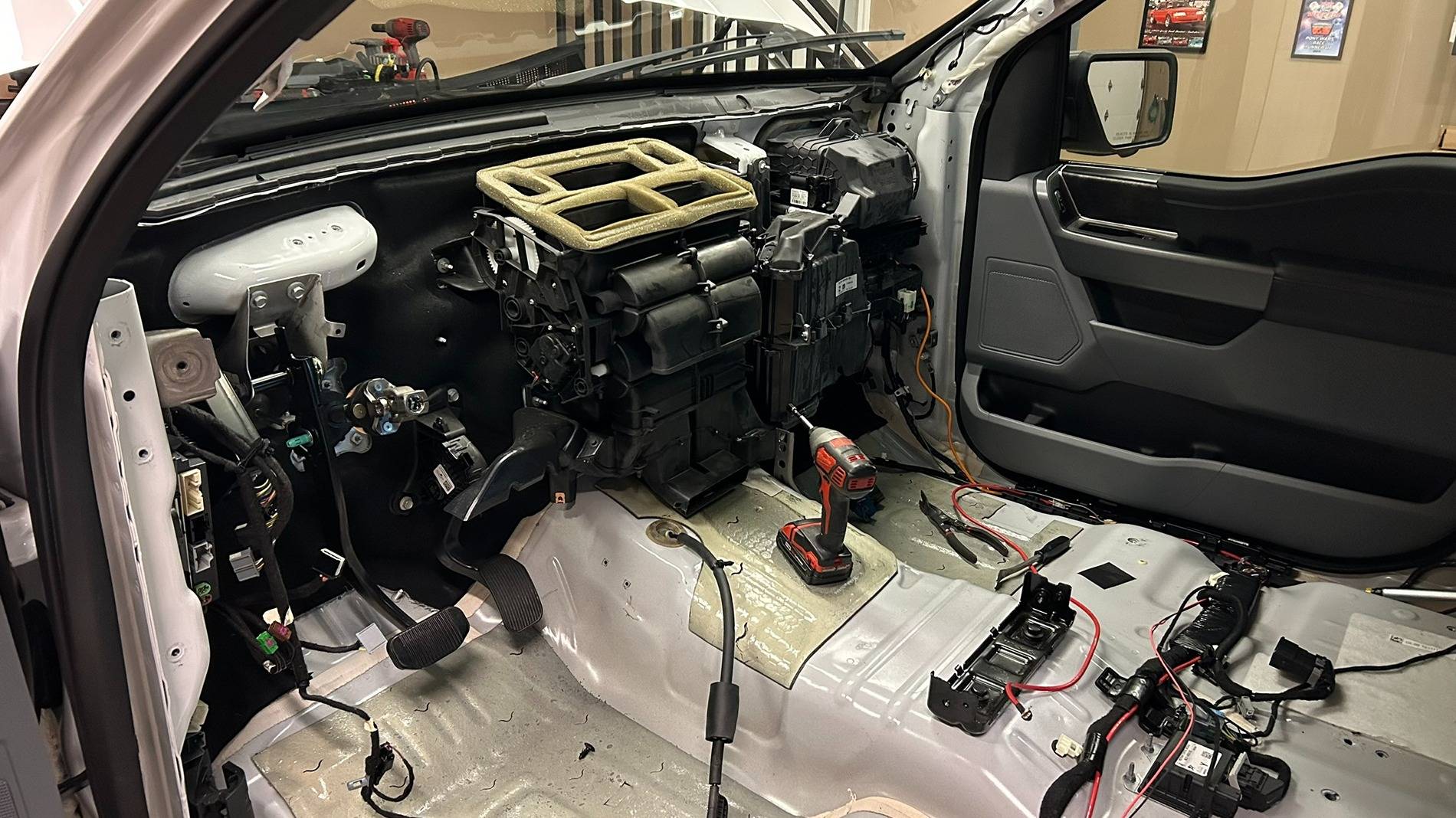 Ford F-150 My Latest Toy...  RCSB 5.0 XLT Build IMG_1515.JPEG