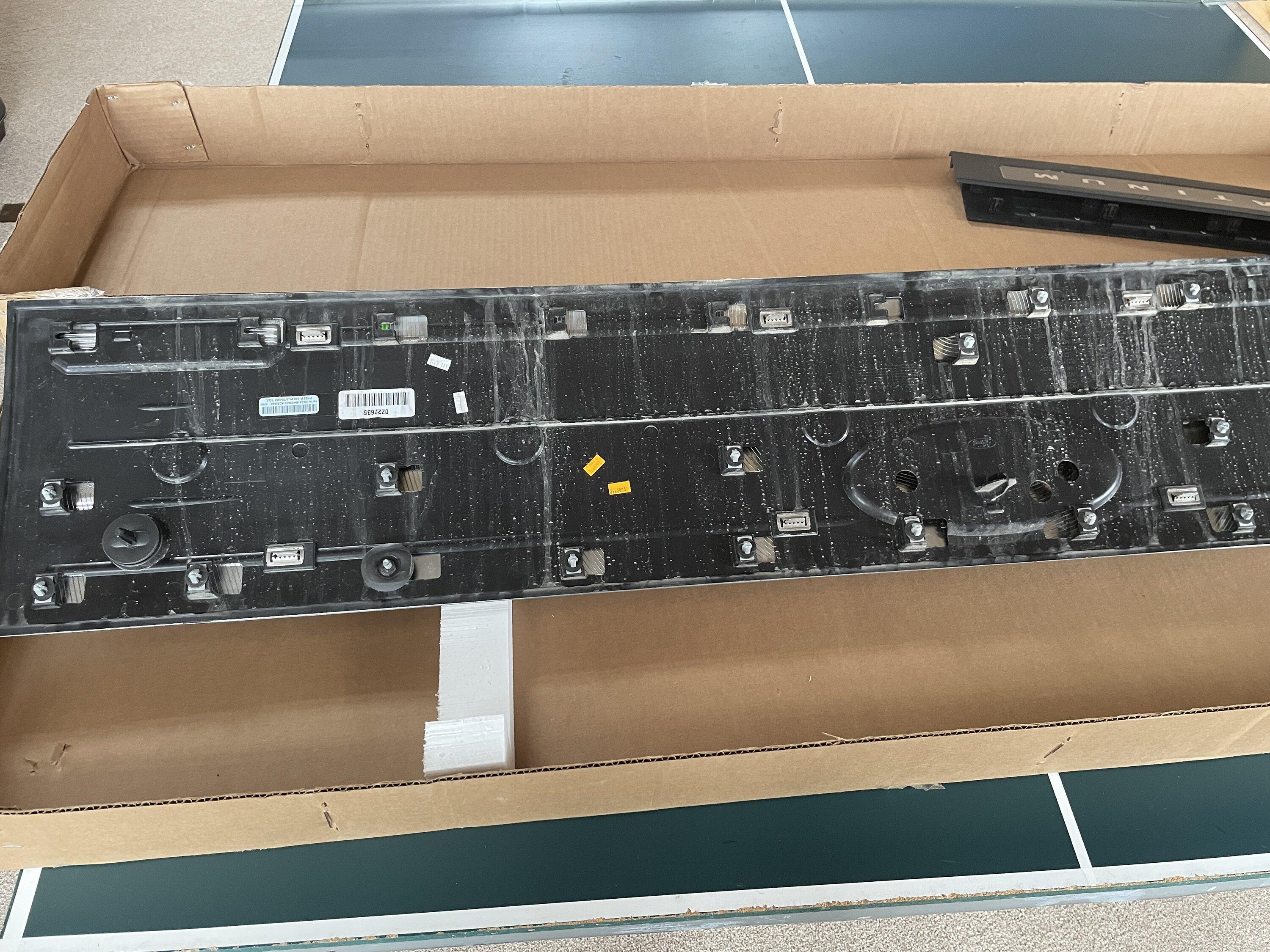 Ford F-150 2021 F150 Platinum tailgate applique IMG_1689.JPG