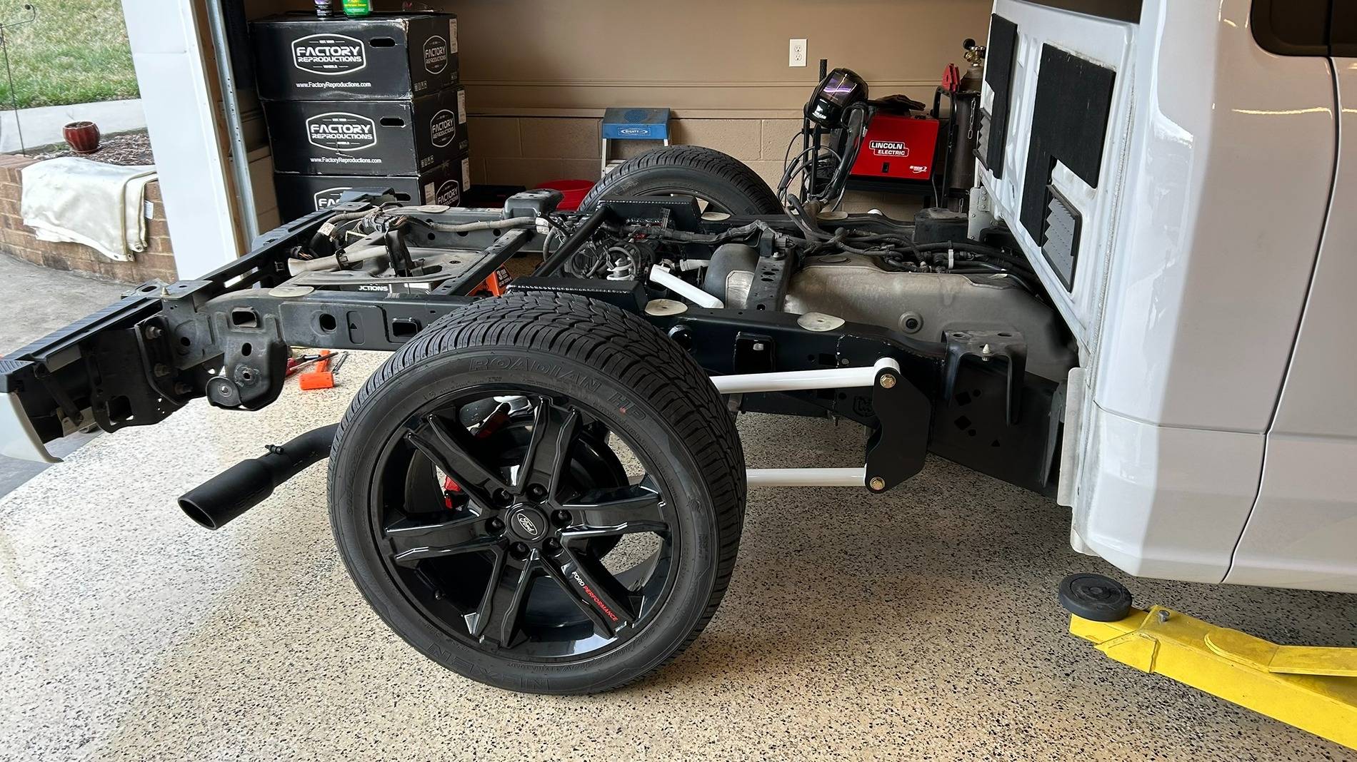 Ford F-150 4-Link Install on 2021 RCSB F-150 IMG_1717.JPEG