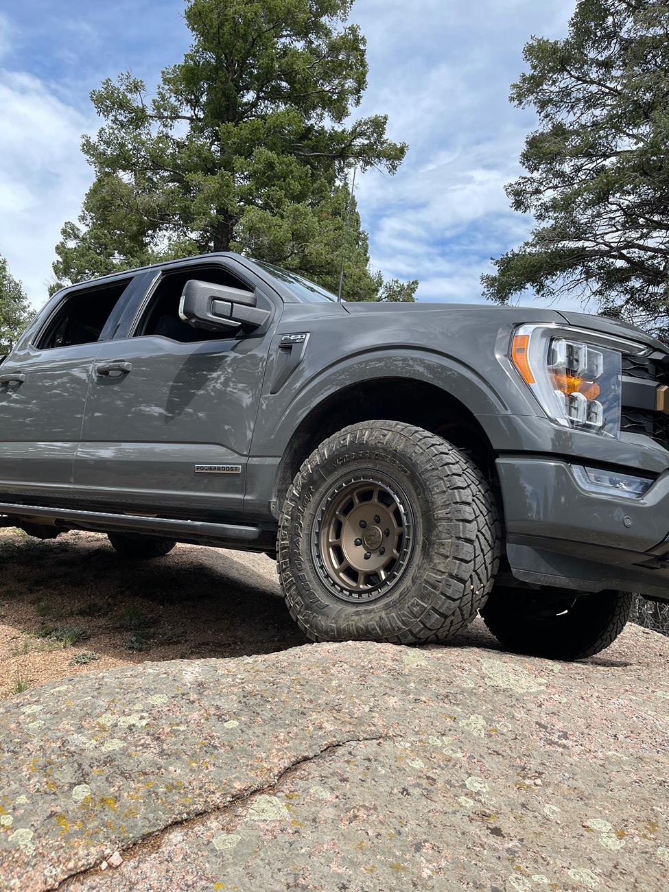 Ford F-150 2021 Leveled & modified Powerboost build IMG_1770