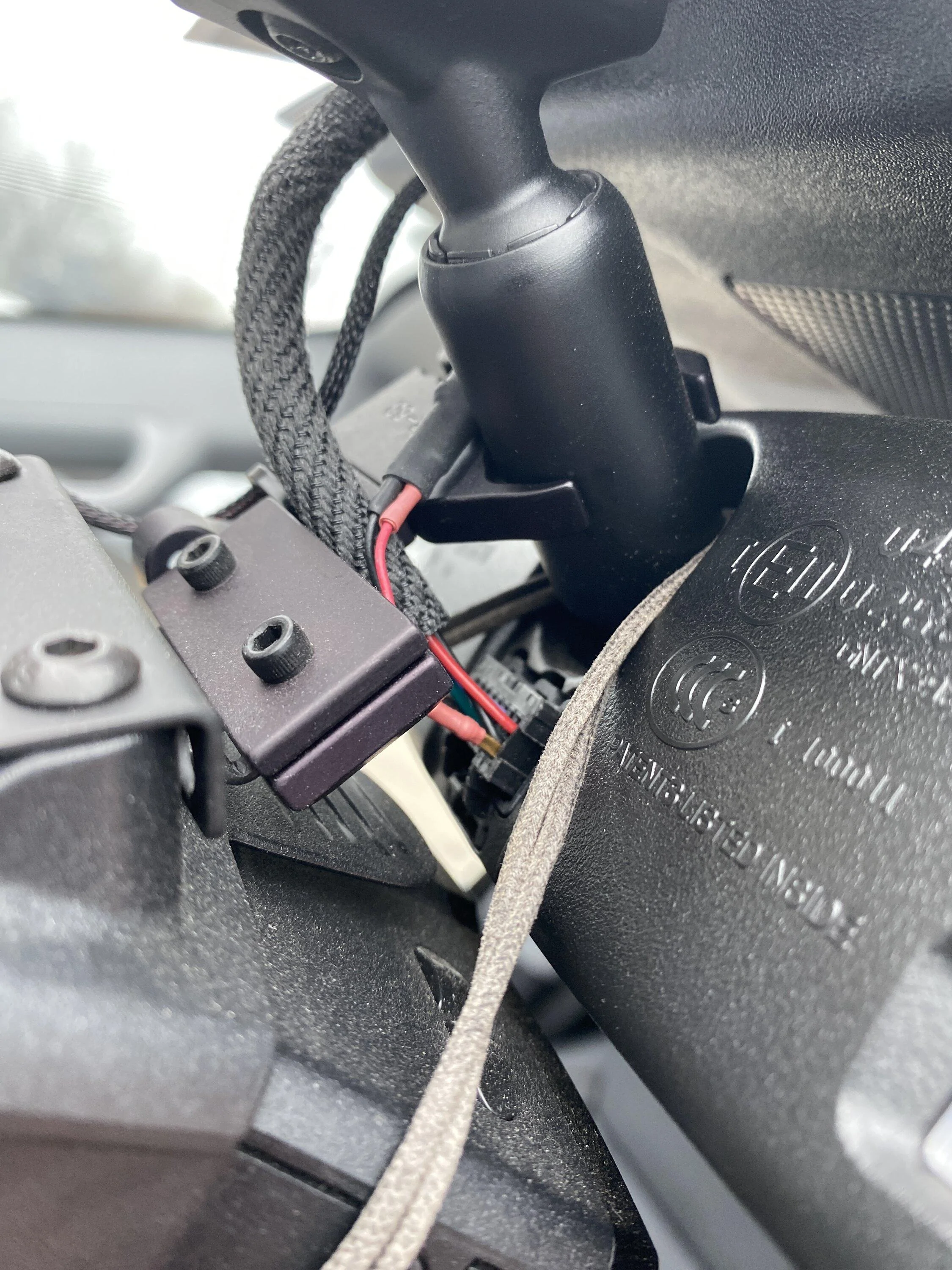 Ford F-150 Mirror tap for radar detector IMG_1791