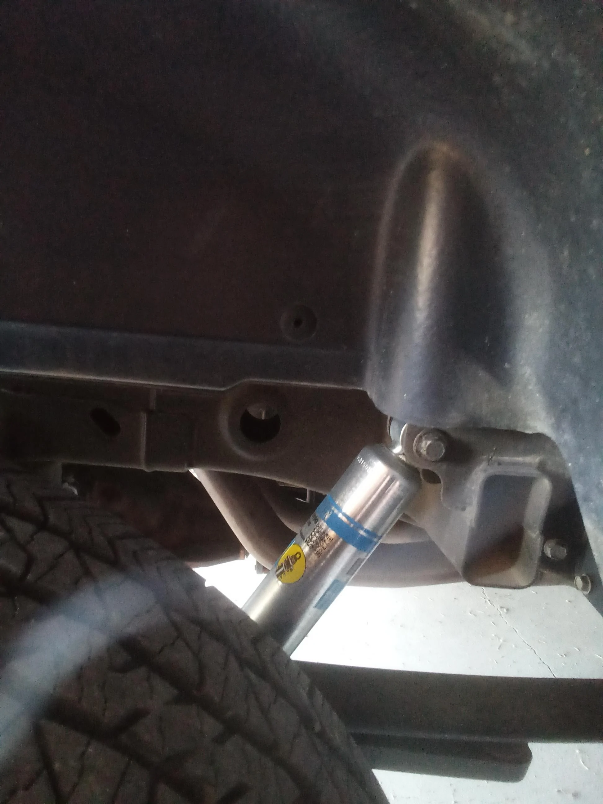 Ford F-150 Shop installed bilstein 5100s rears upside down? IMG_20220828_092612