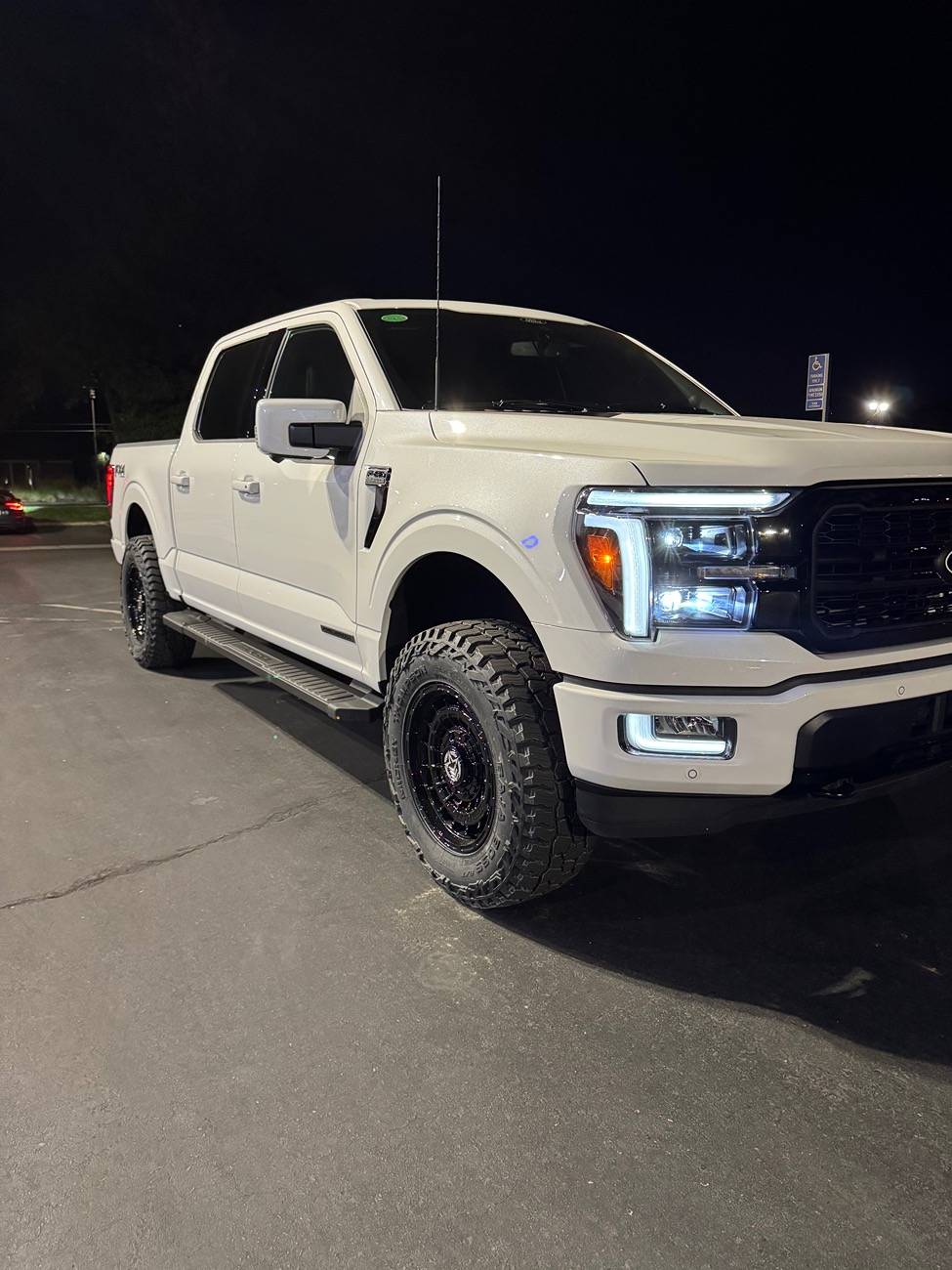 Ford F-150 What is needed to perfectly level a power boost? IMG_2348