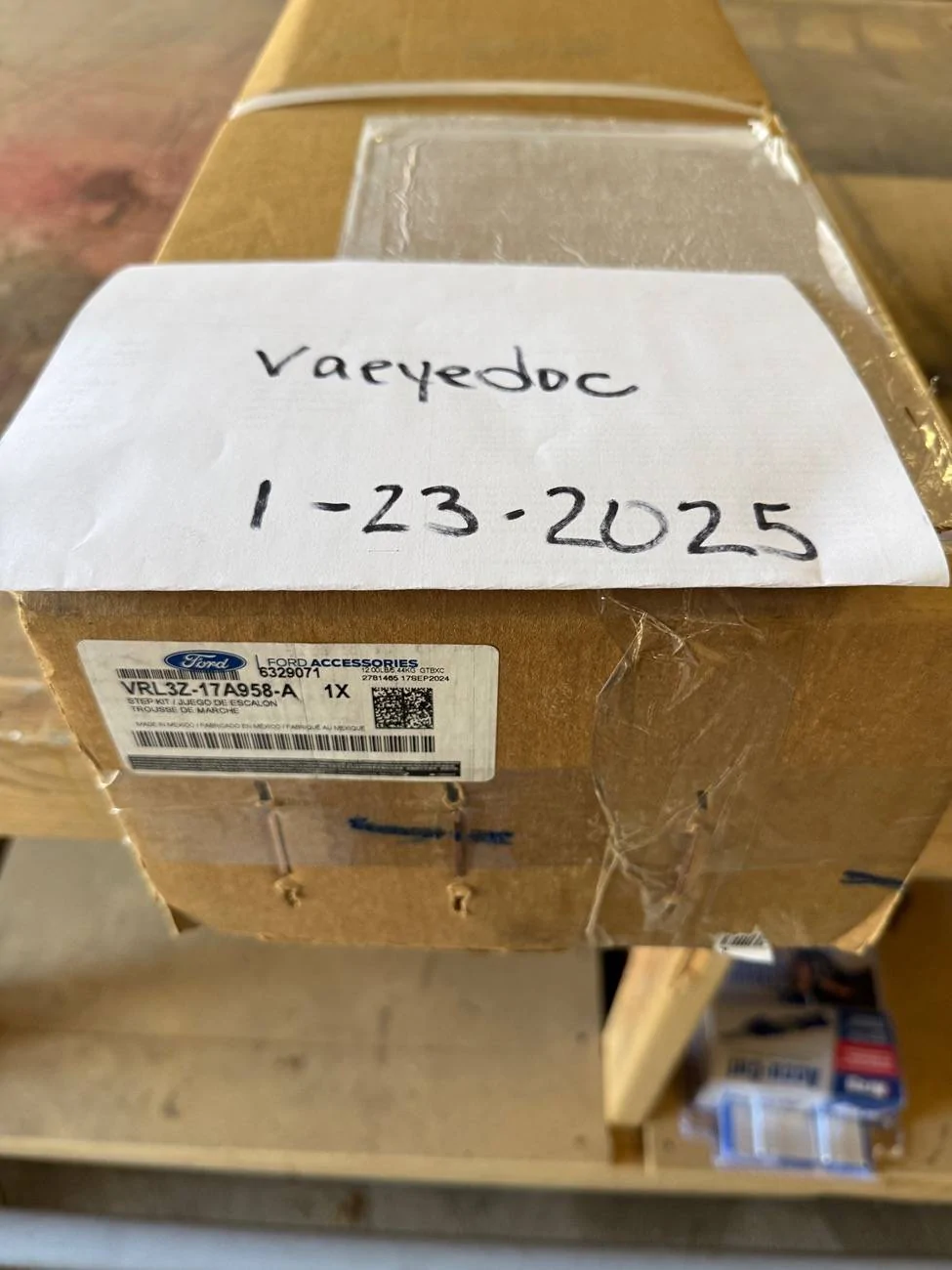 Ford F-150 2024+ OEM rear center bed step IMG_2515