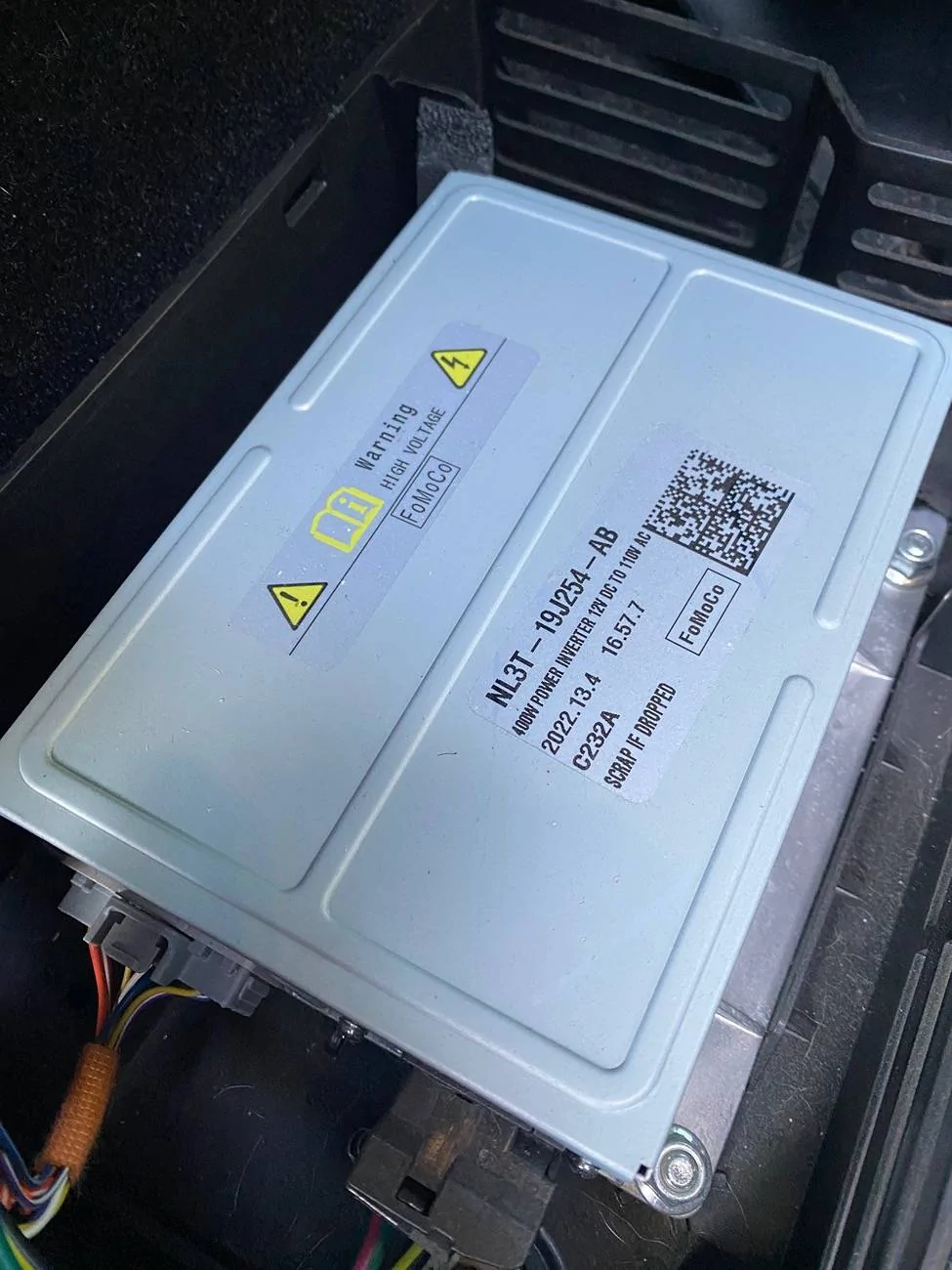 Ford F-150 Cab & Bed Outlets Not Working. IMG_2577