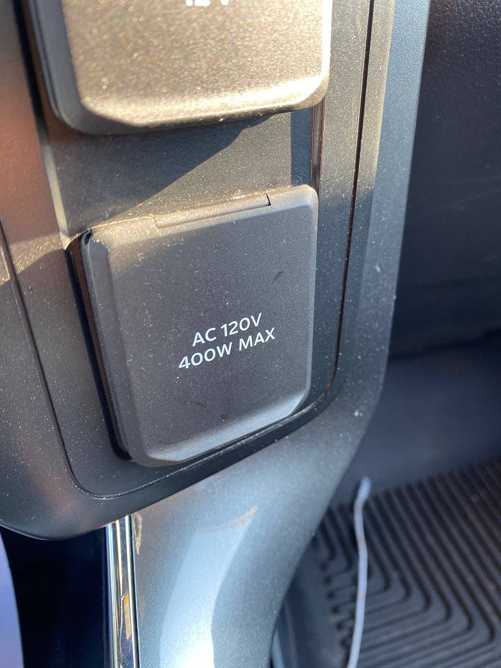 Ford F-150 Cab & Bed Outlets Not Working. IMG_2580