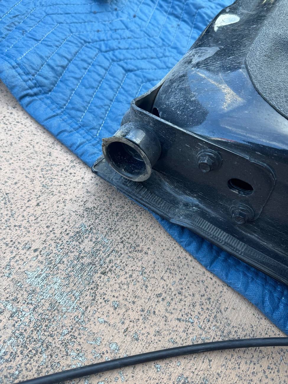 Ford F-150 Retrofit power tailgate? IMG_2702