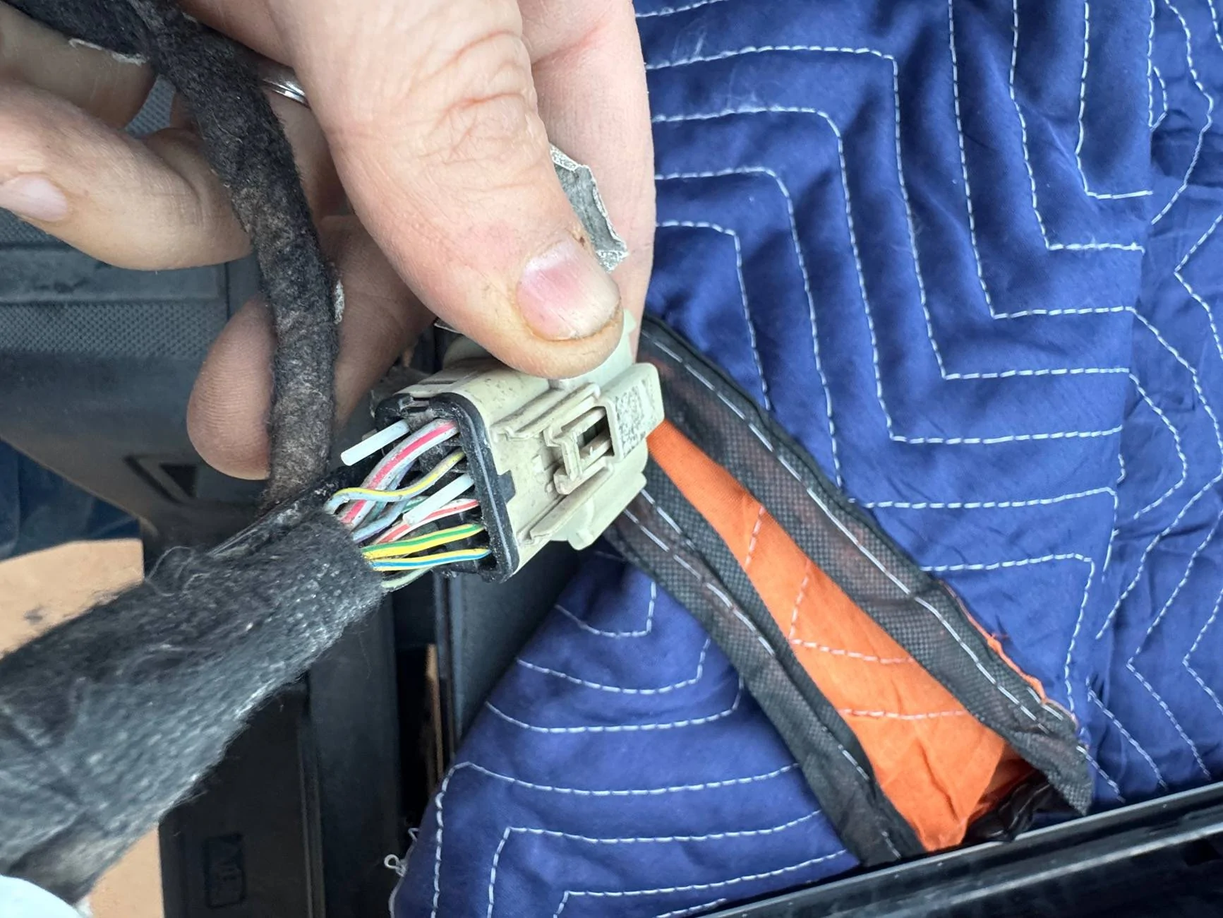 Ford F-150 Retrofit power tailgate? IMG_2719