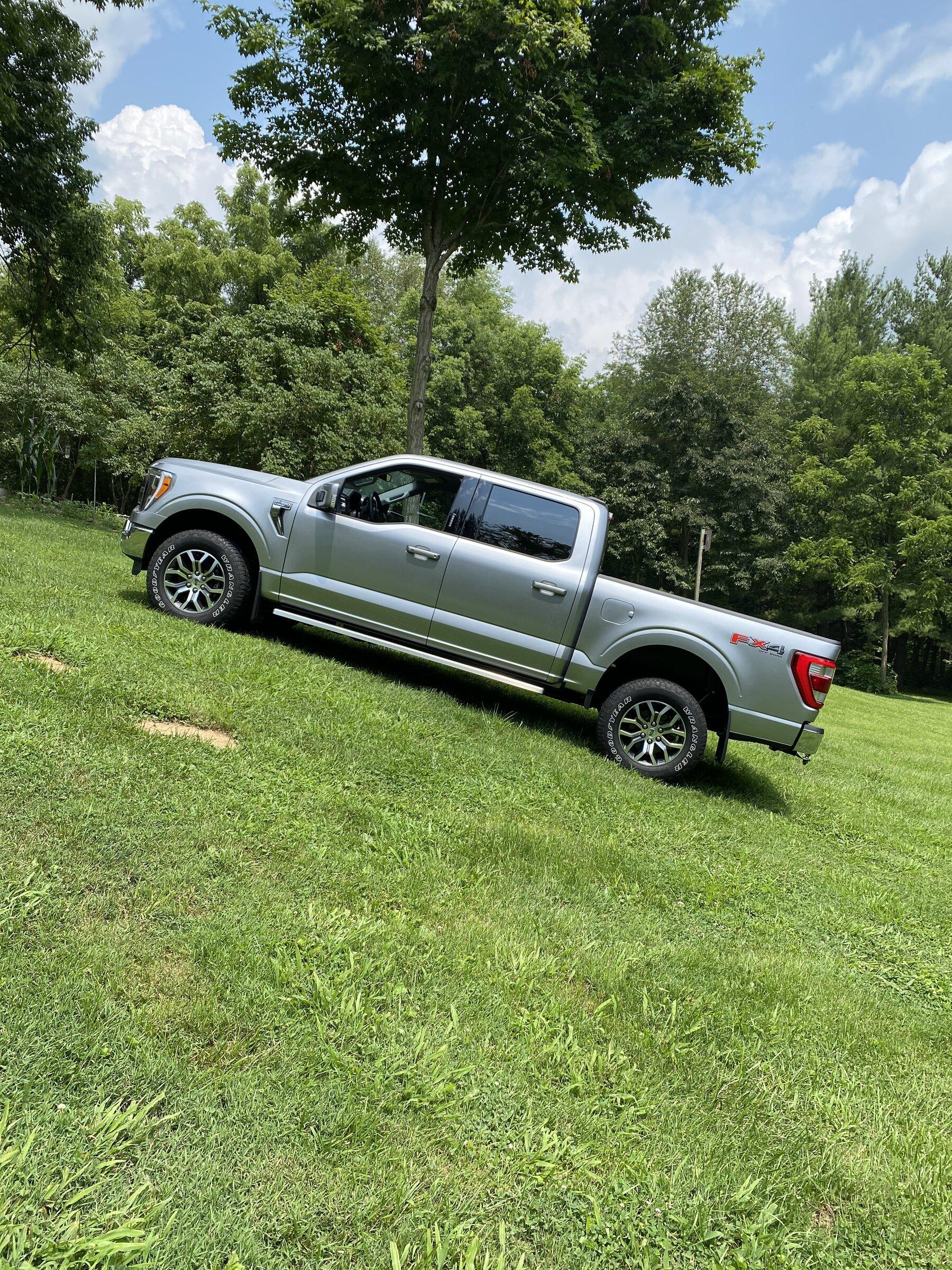 Ford F-150 ? F-150 LARIAT Lounge ? IMG_2906.JPG